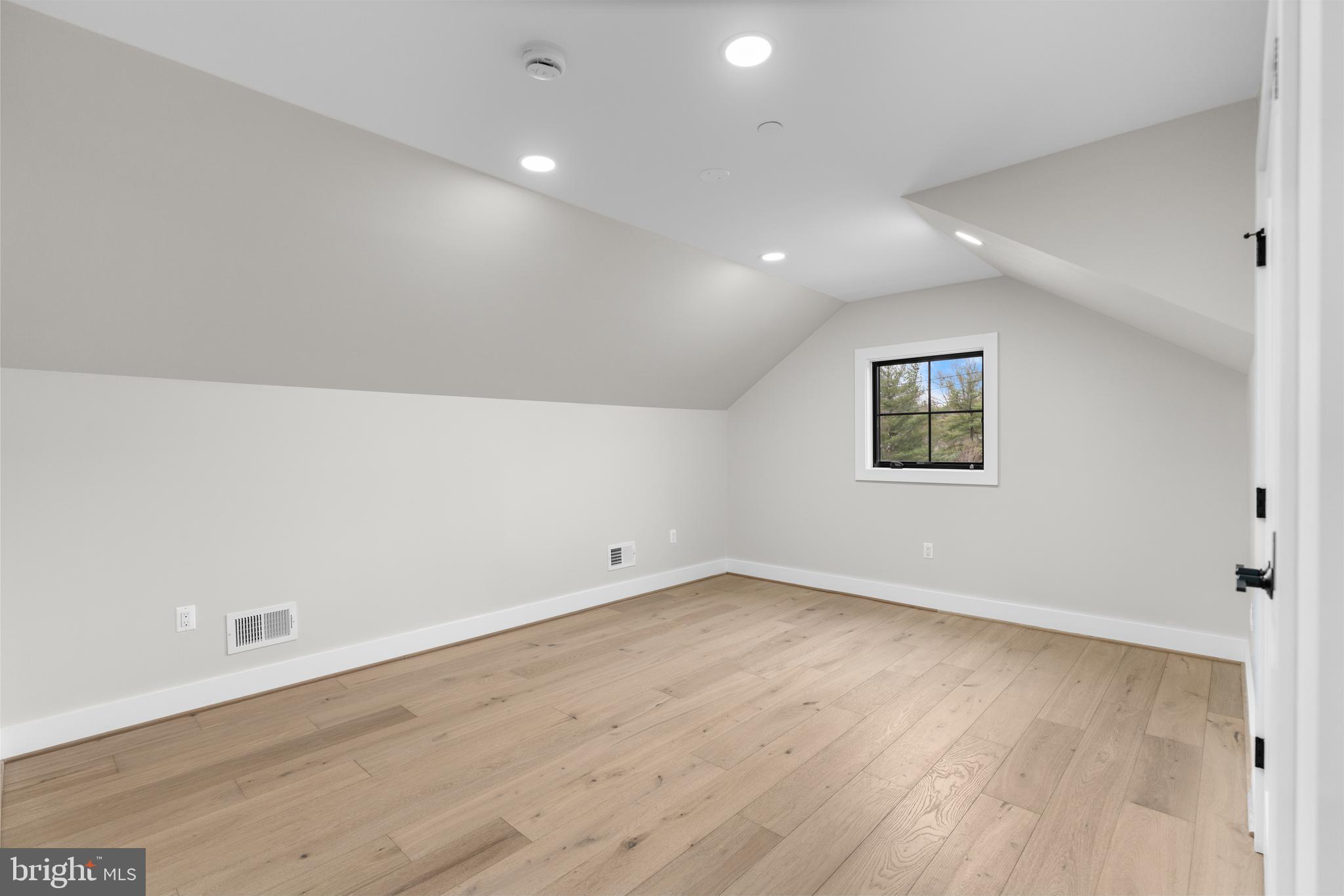 BETHESDA OUTSIDE - Residential