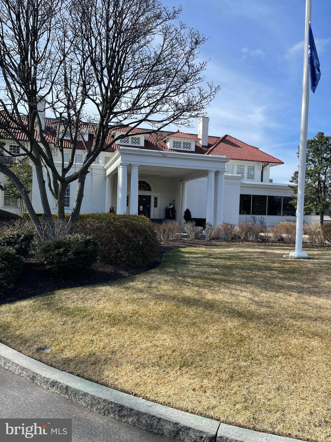 BETHESDA OUTSIDE - Residential