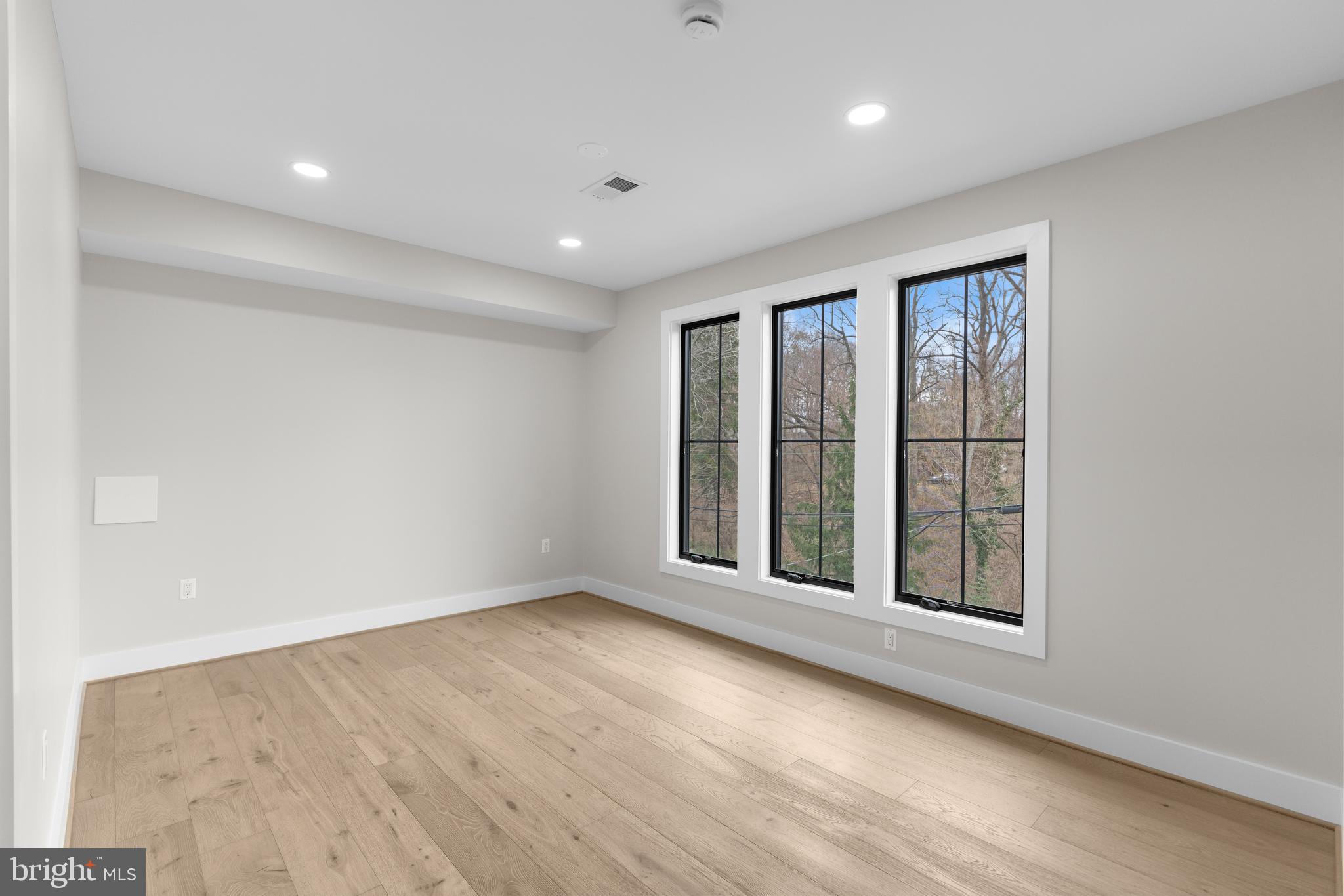 BETHESDA OUTSIDE - Residential