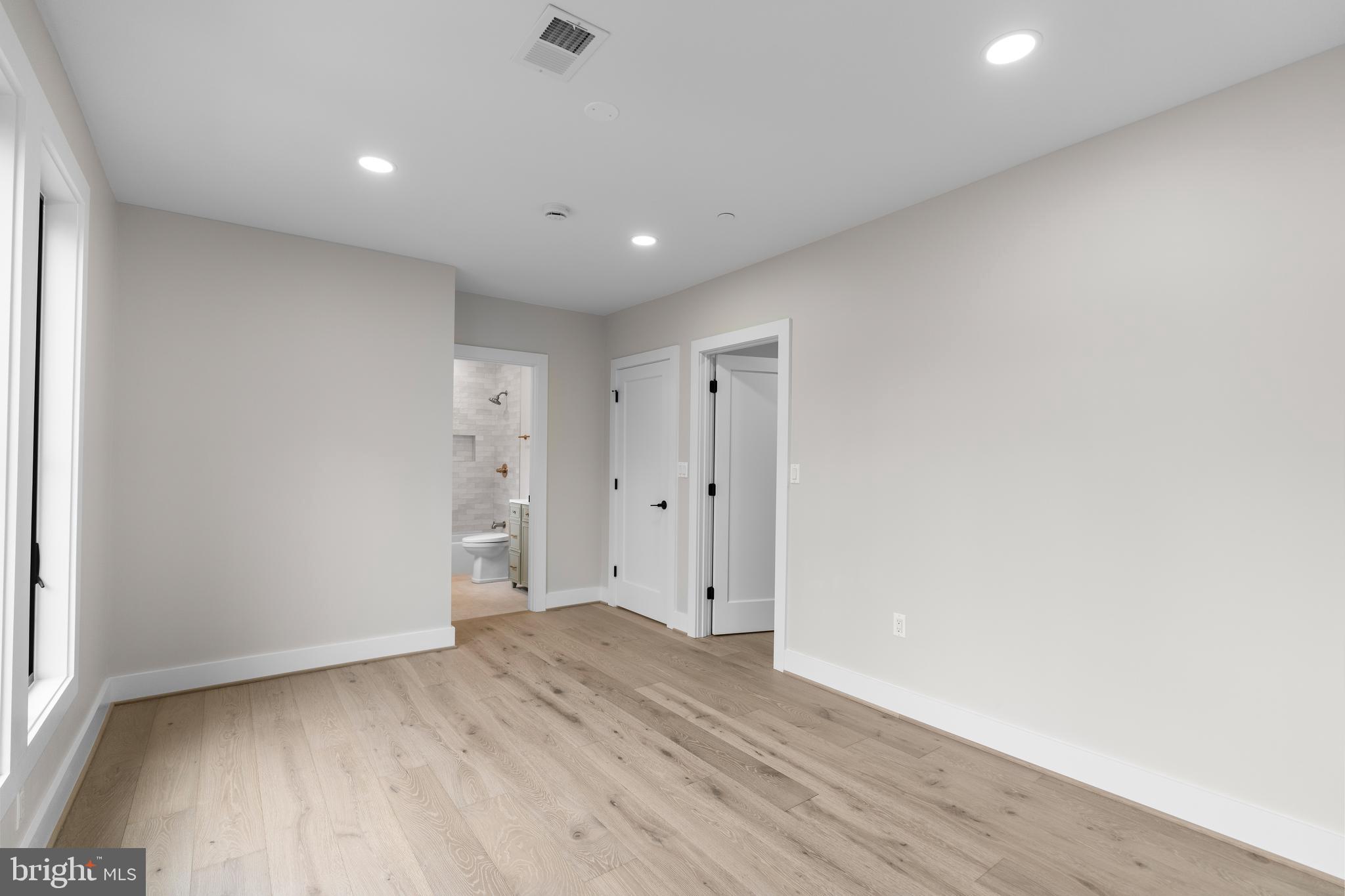 BETHESDA OUTSIDE - Residential