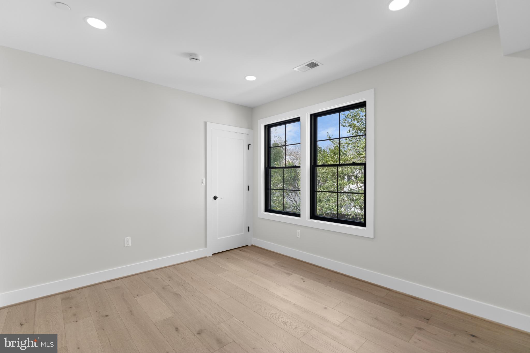 BETHESDA OUTSIDE - Residential