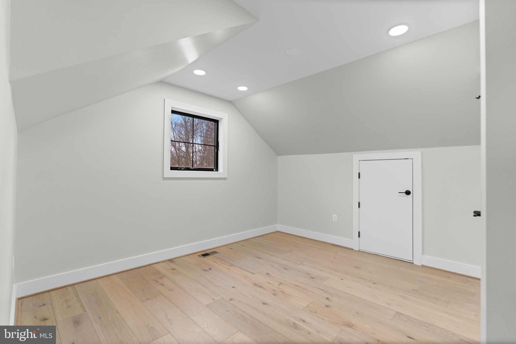 BETHESDA OUTSIDE - Residential