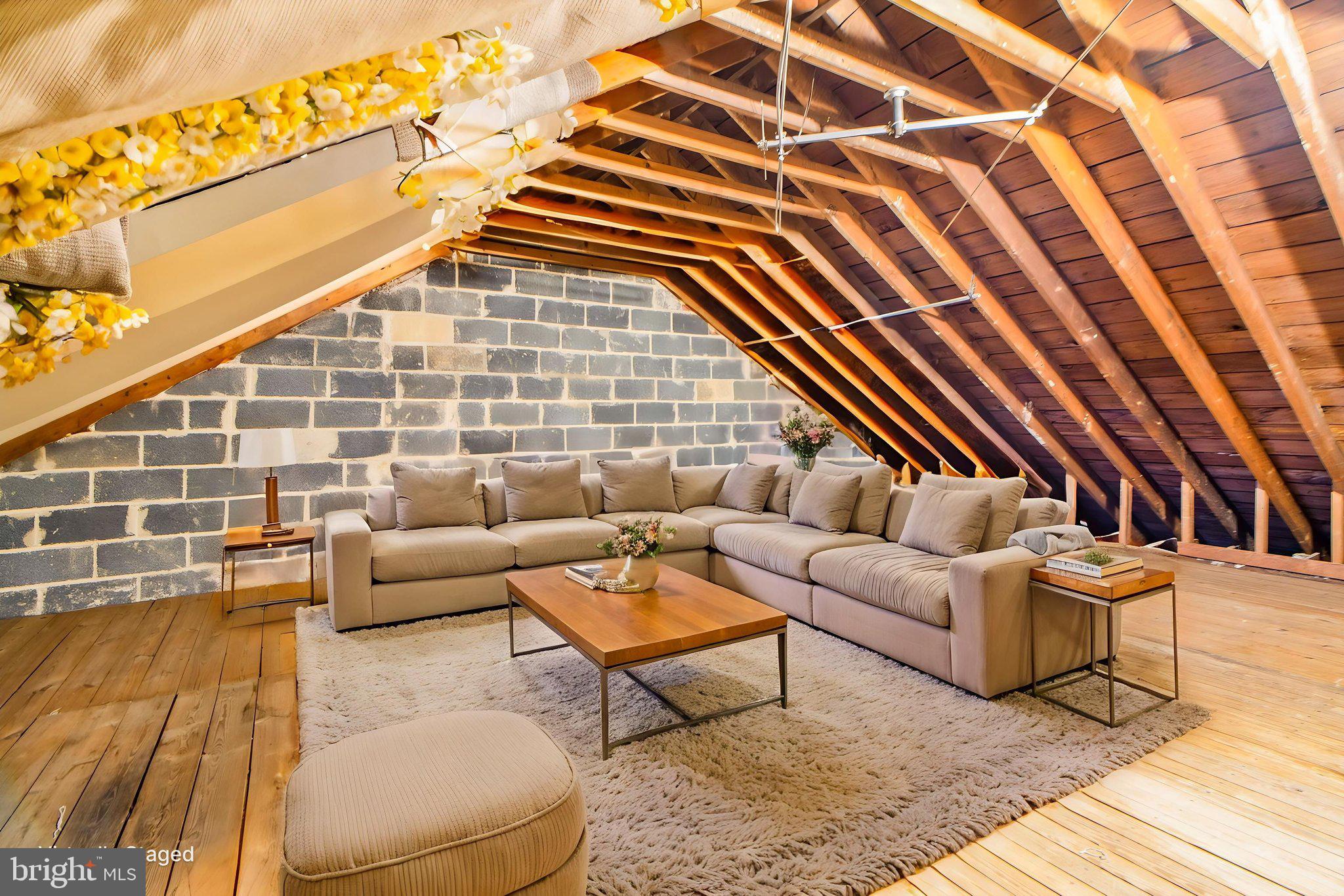 PERRING LOCH - Residential