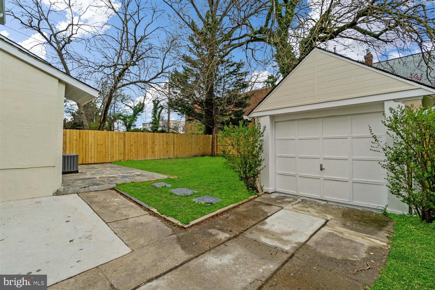 RADNOR WINSTON - Residential