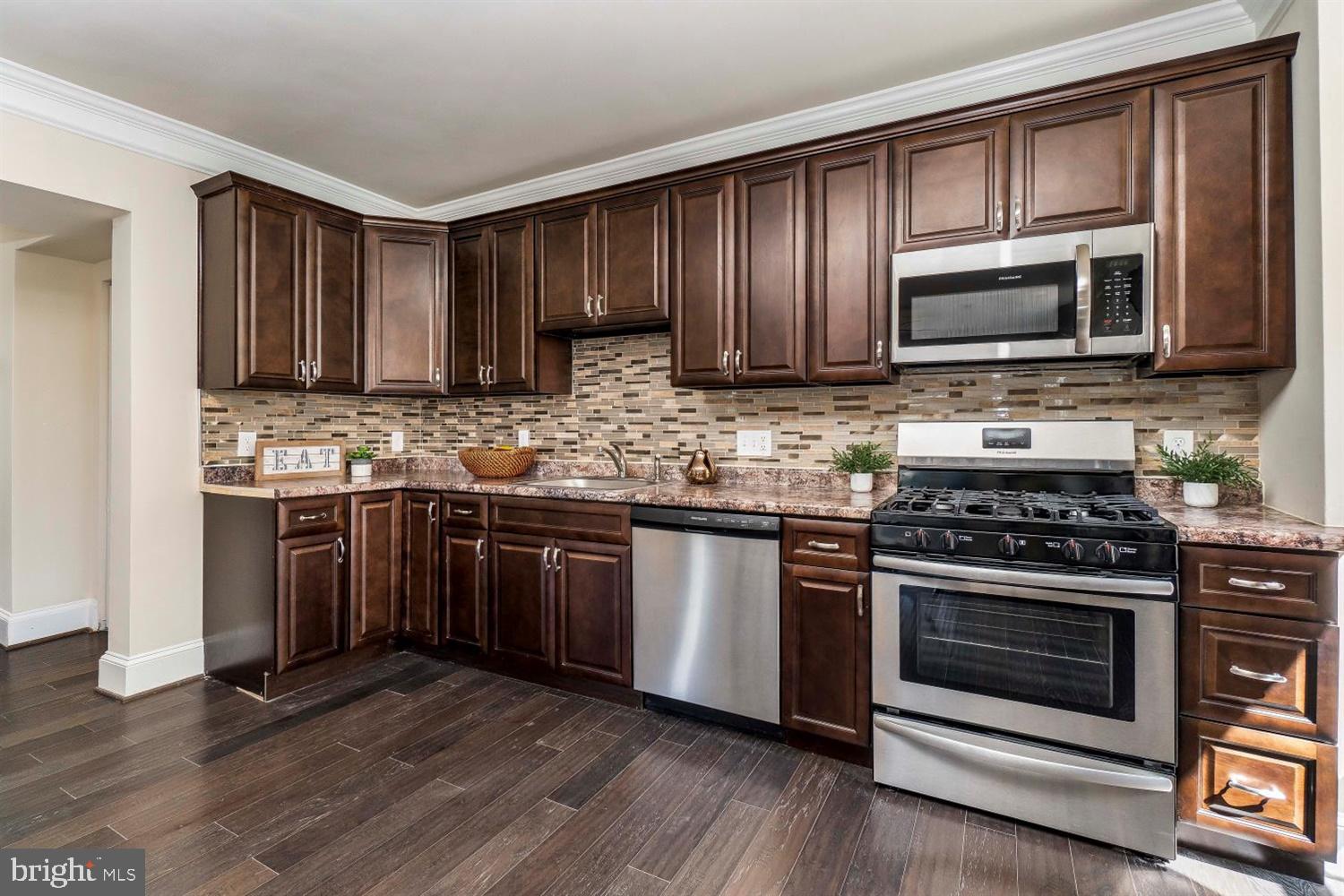 RADNOR WINSTON - Residential