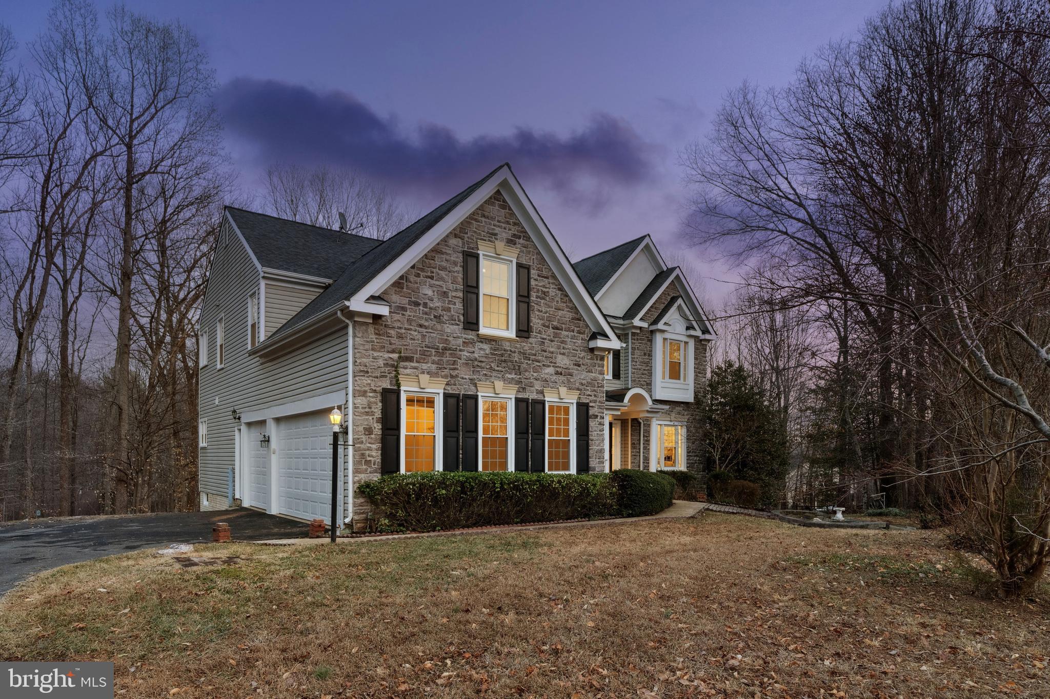 PALISADES POINTE - Residential