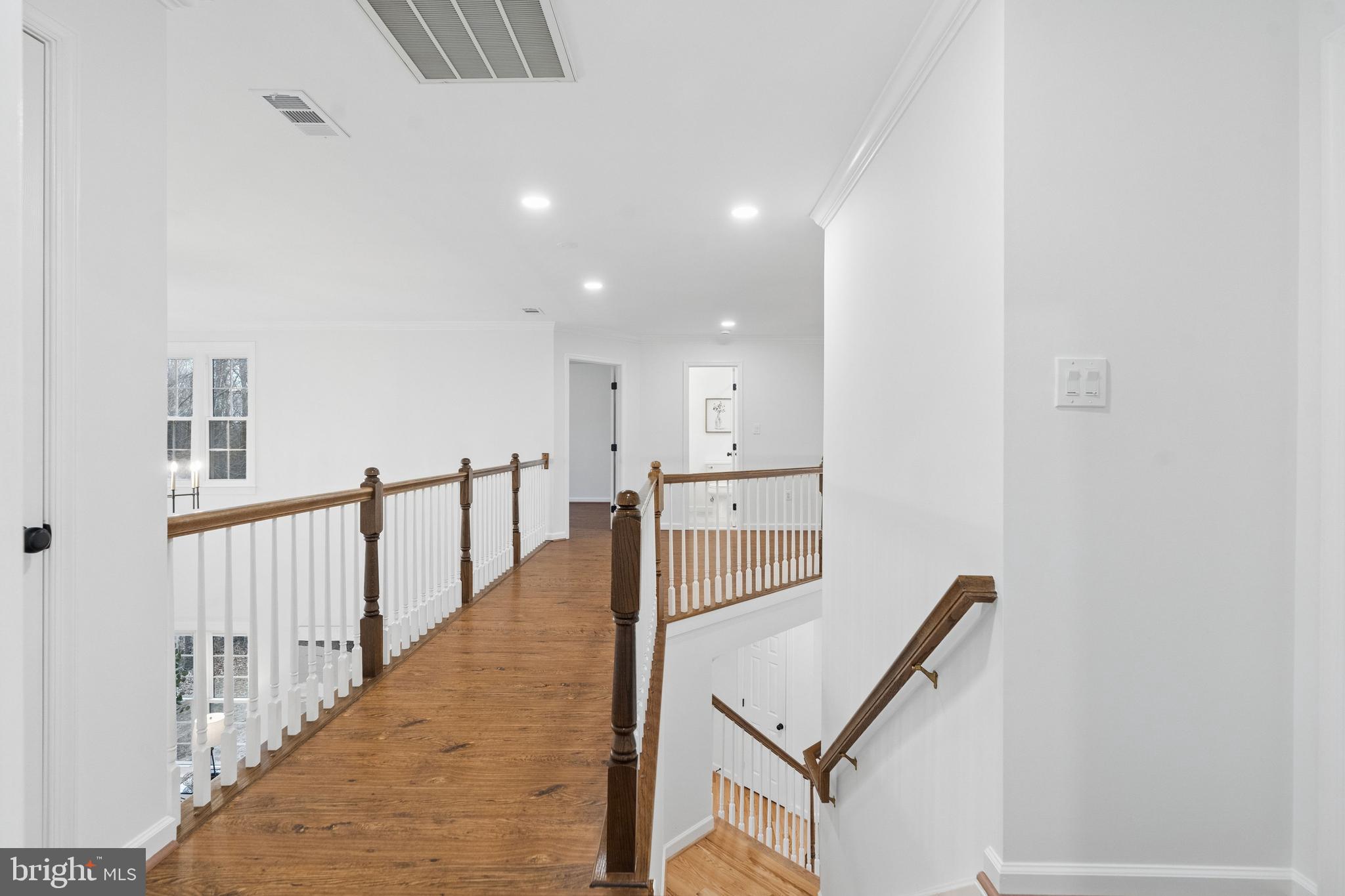 PALISADES POINTE - Residential