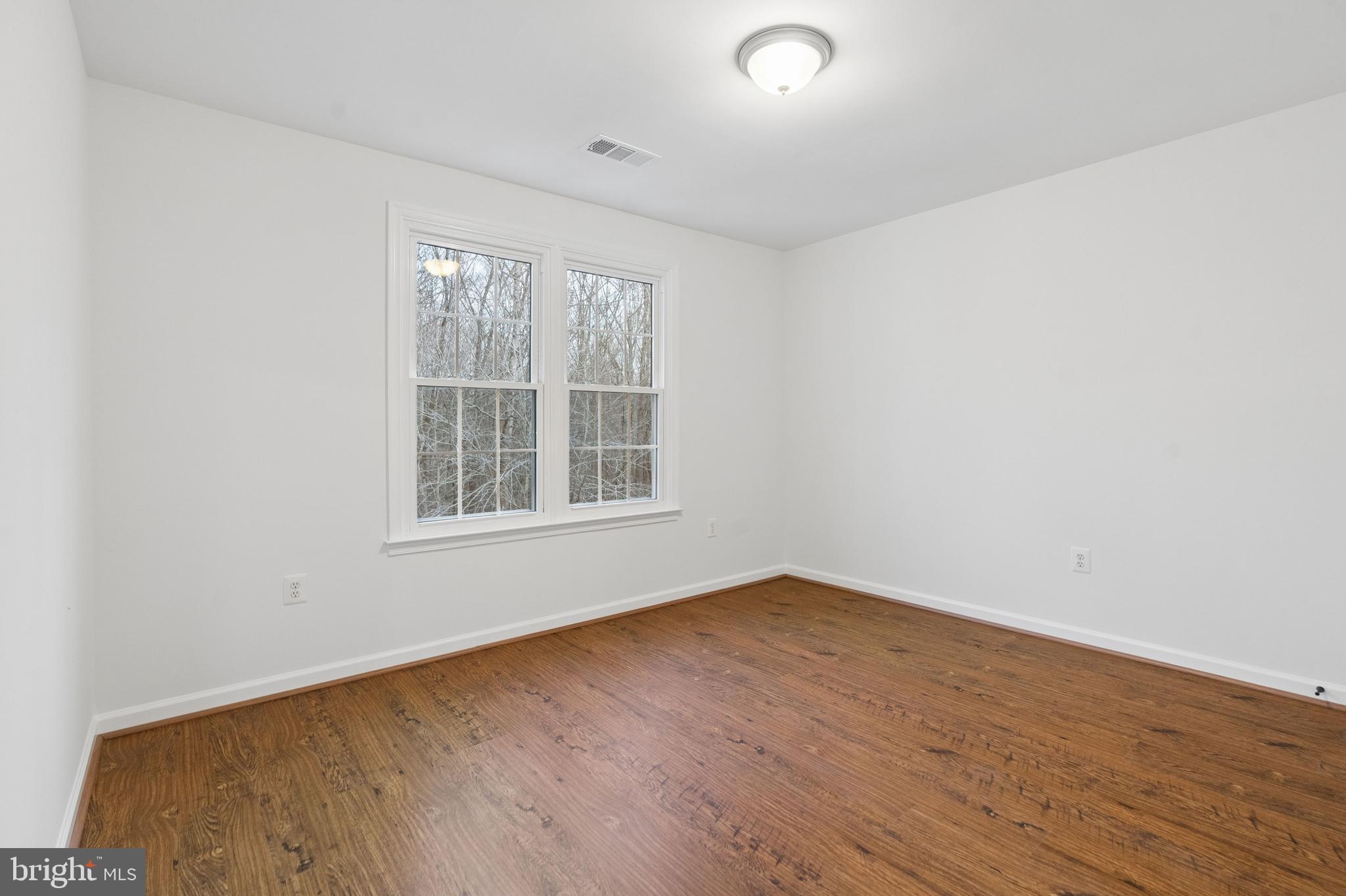 PALISADES POINTE - Residential