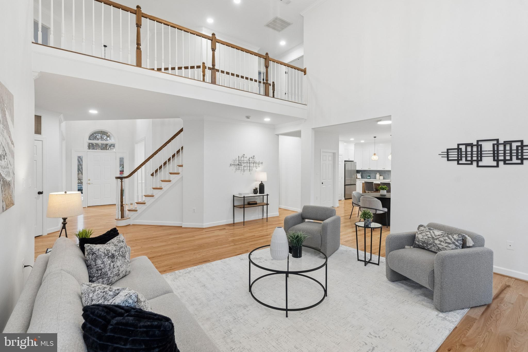 PALISADES POINTE - Residential