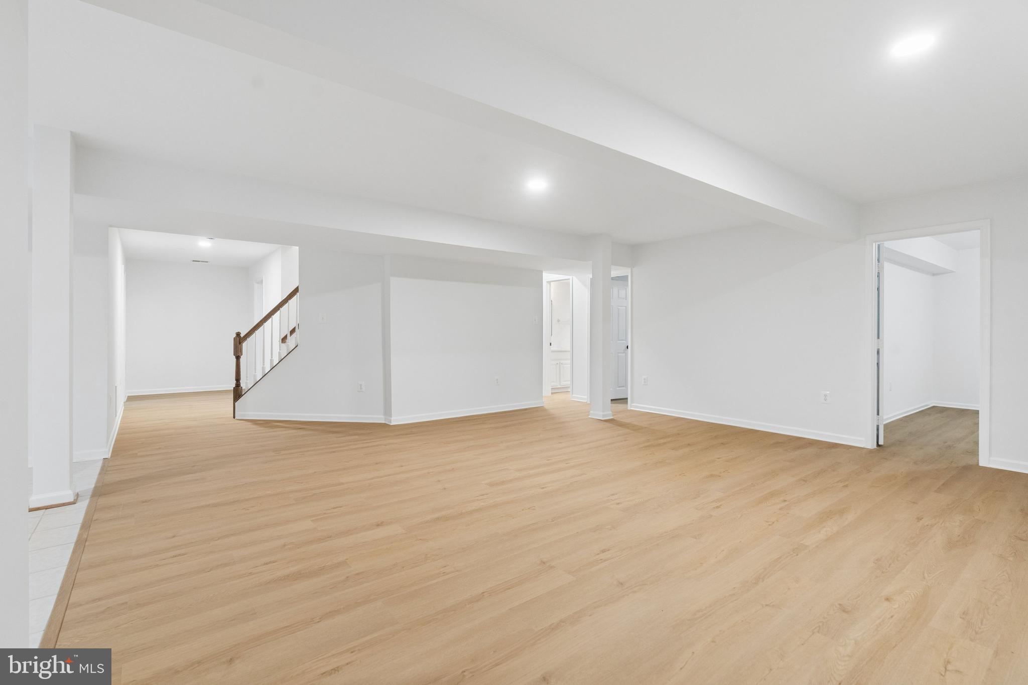 PALISADES POINTE - Residential