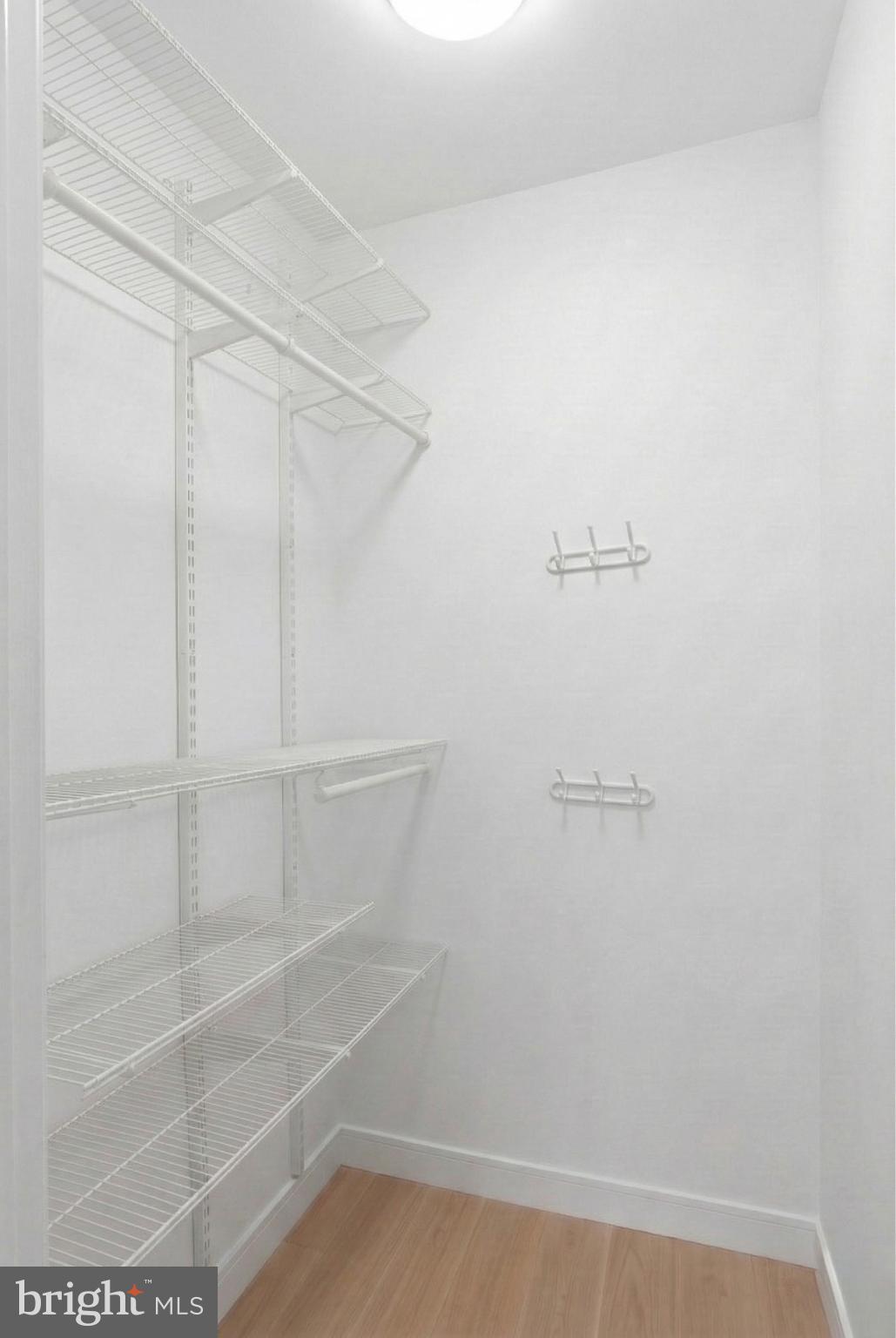 PALISADES POINTE - Residential