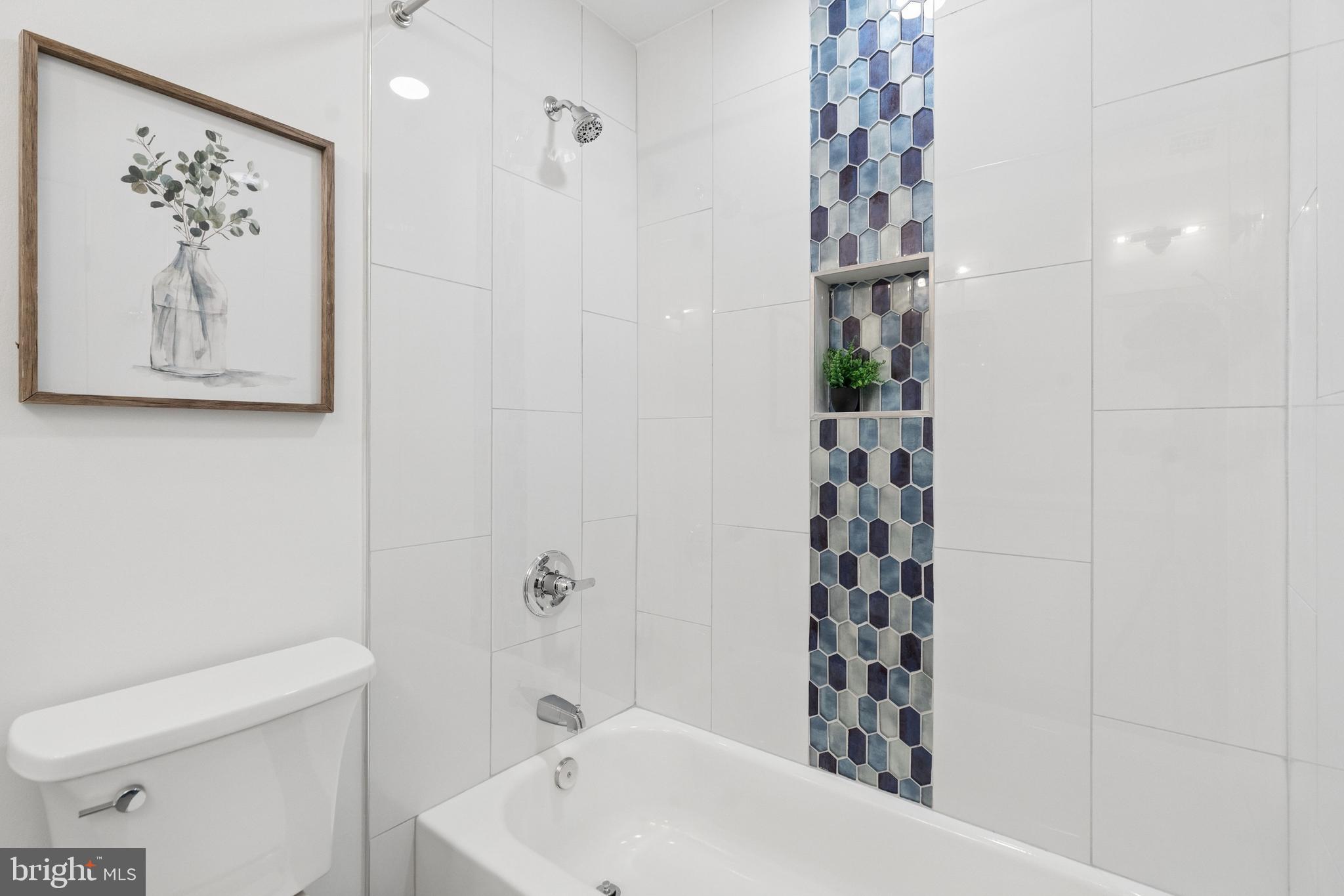 PALISADES POINTE - Residential