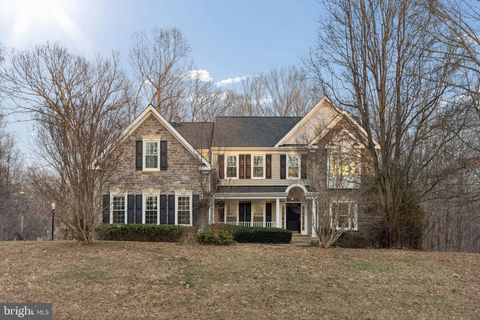Photo of 10871 Peninsula Court, MANASSAS, VA 20111 (MLS # VAPW2113352)