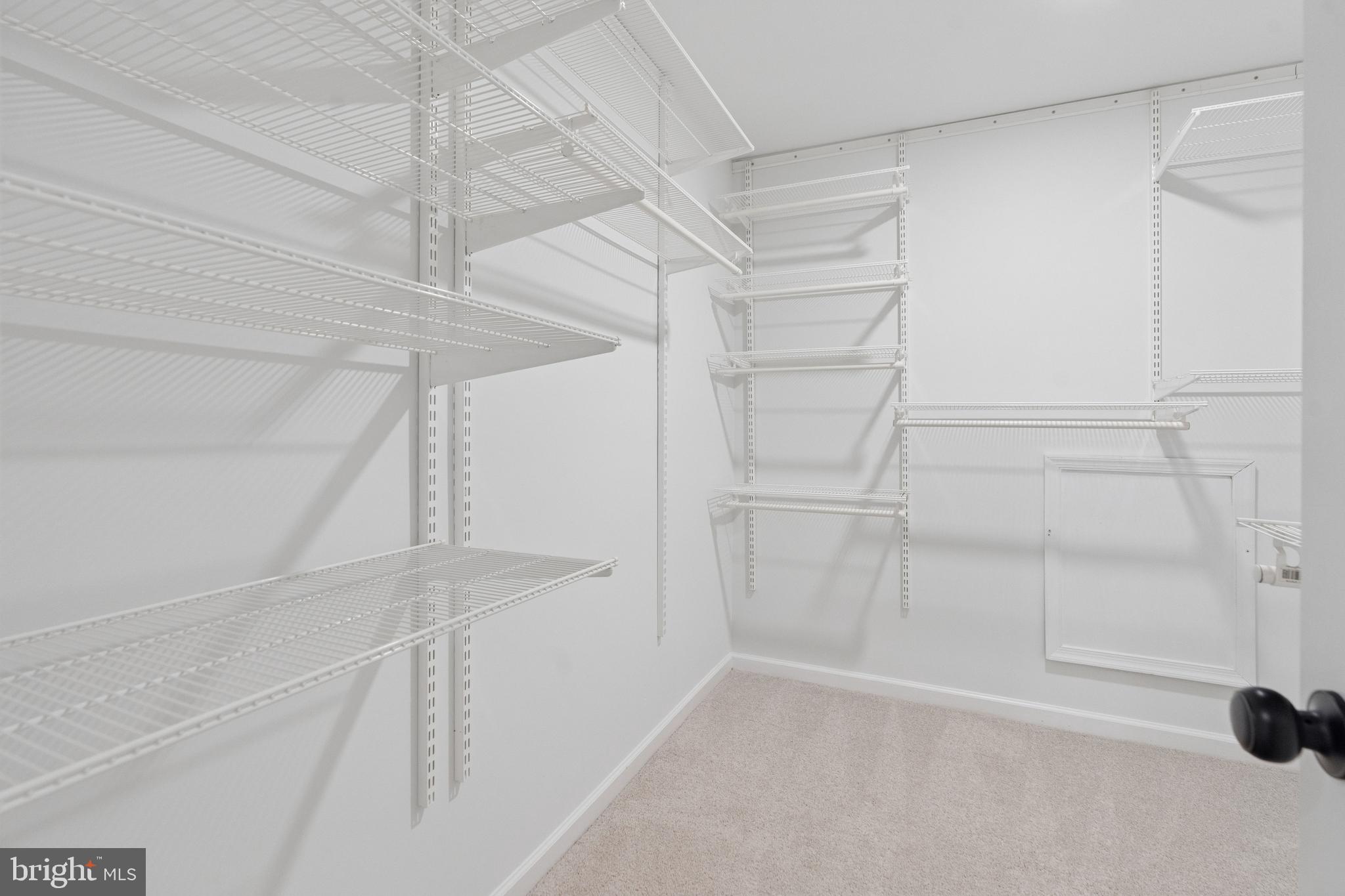 PALISADES POINTE - Residential