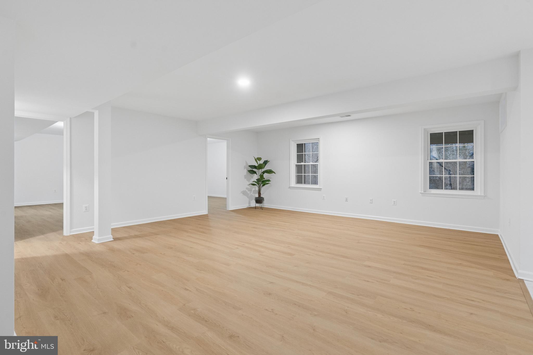 PALISADES POINTE - Residential