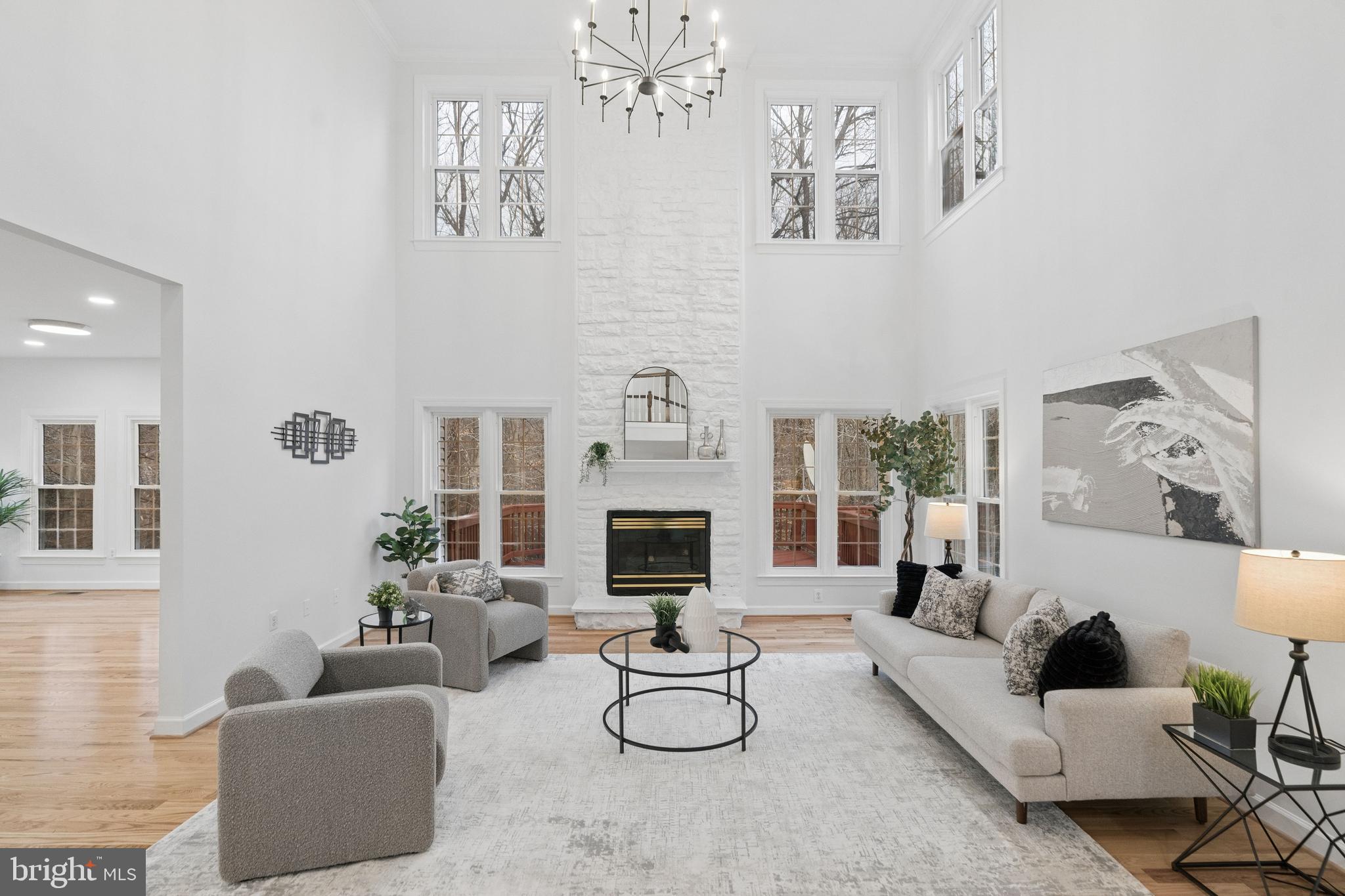 PALISADES POINTE - Residential