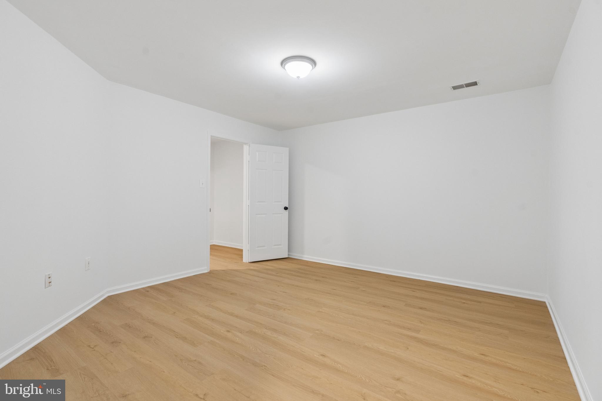 PALISADES POINTE - Residential