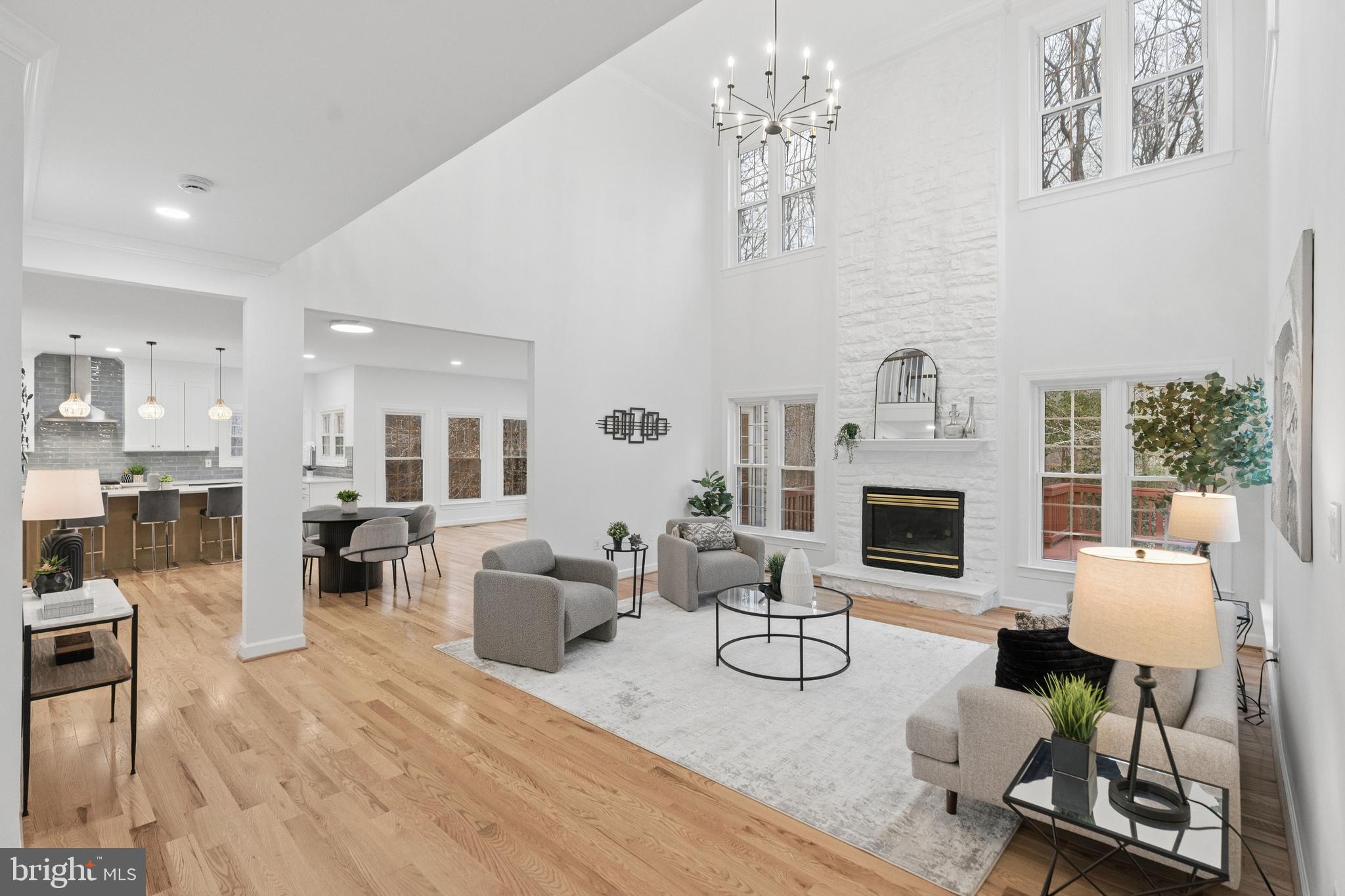 PALISADES POINTE - Residential