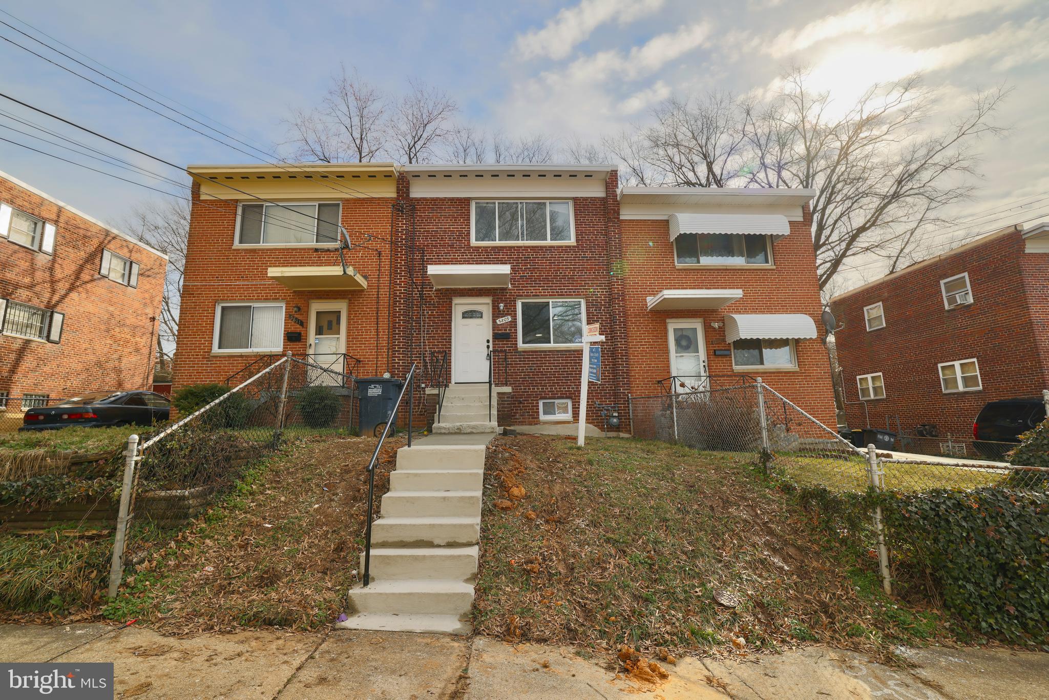 WOOD MANOR - Residential