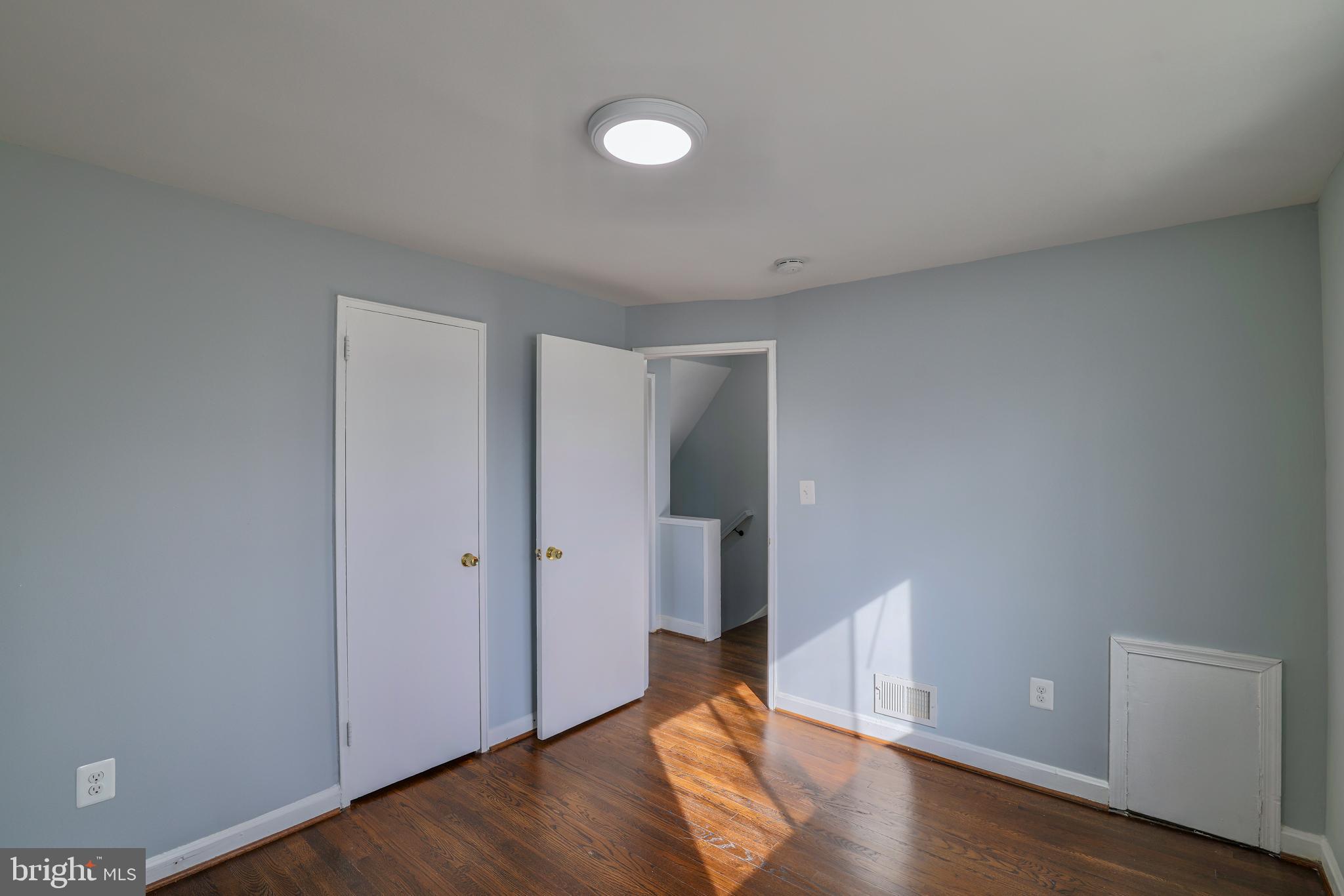 WOOD MANOR - Residential