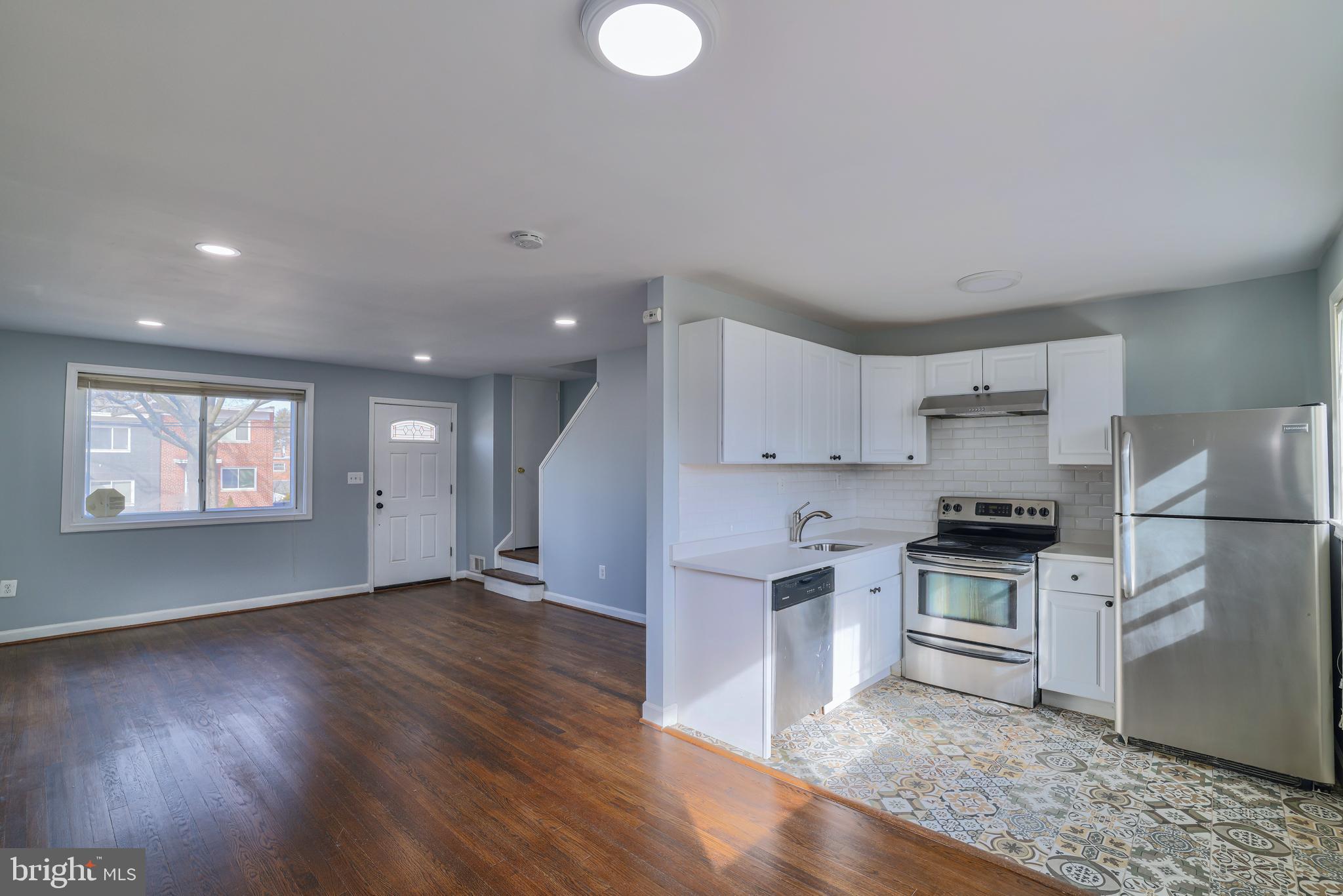 WOOD MANOR - Residential