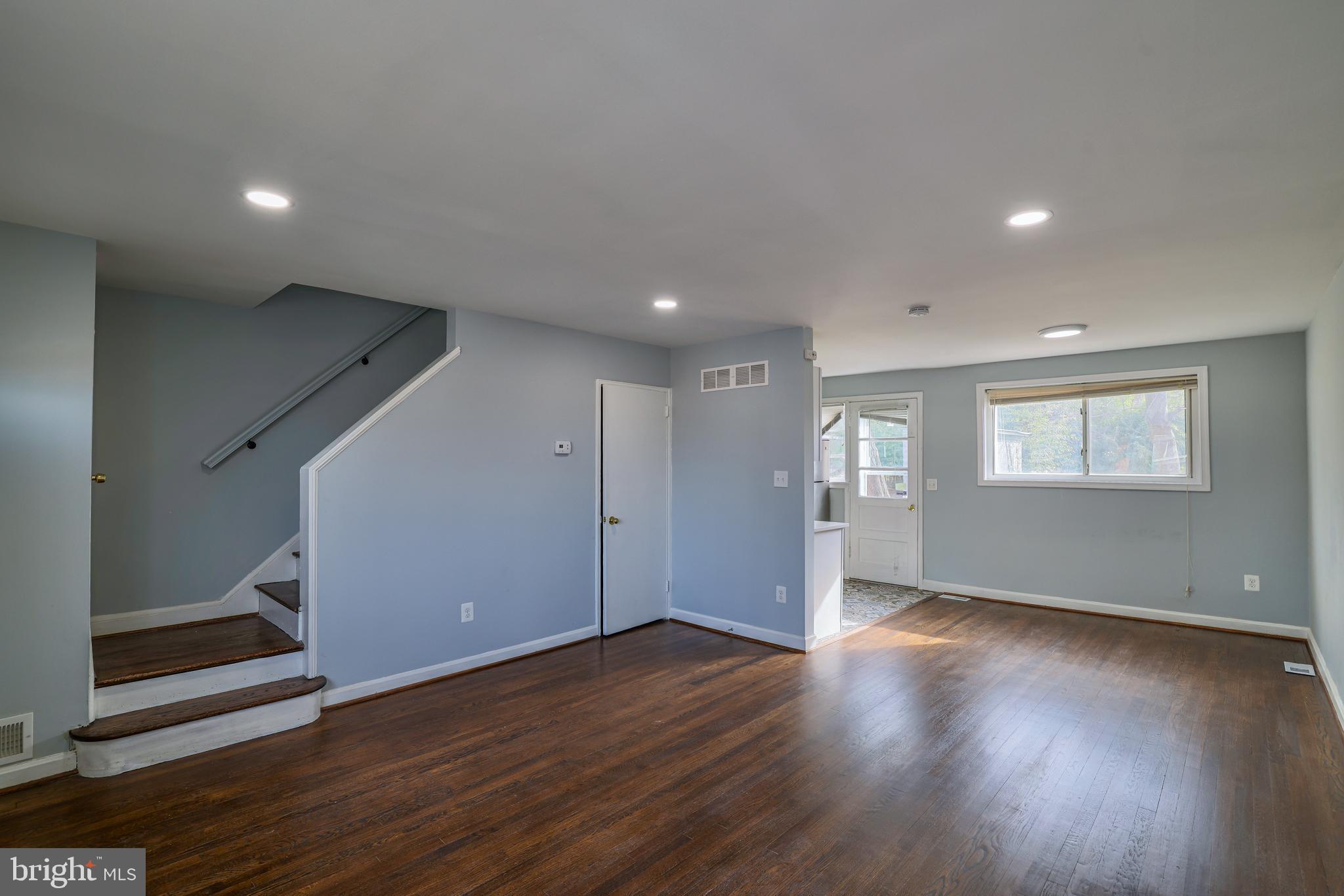 WOOD MANOR - Residential