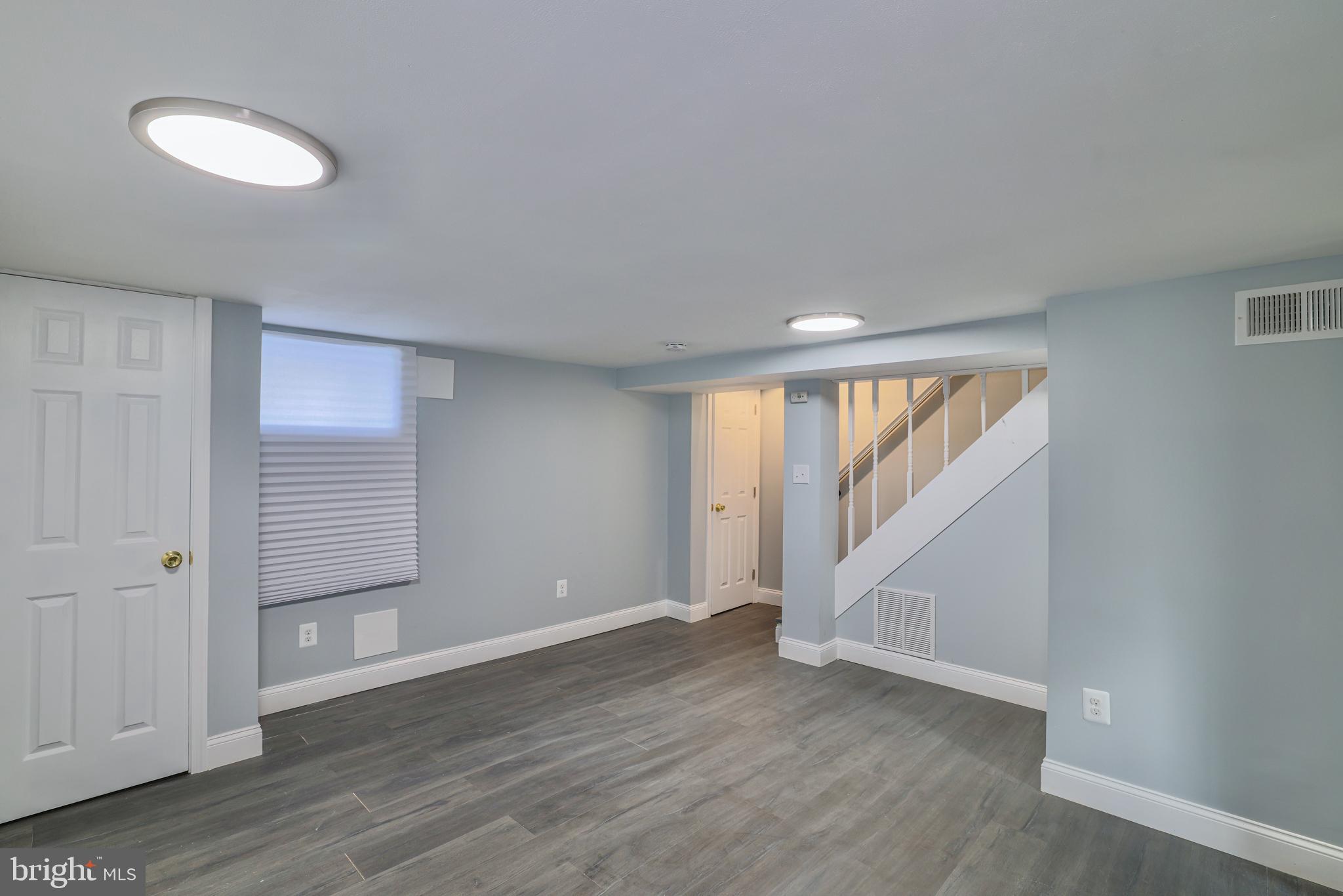 WOOD MANOR - Residential