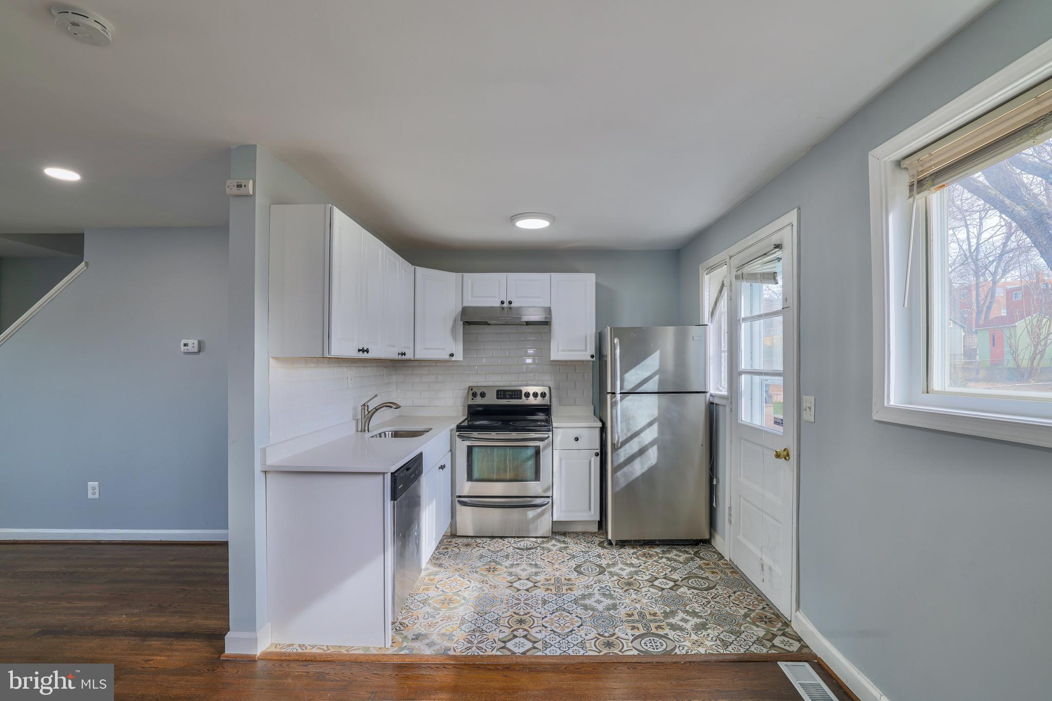 WOOD MANOR - Residential