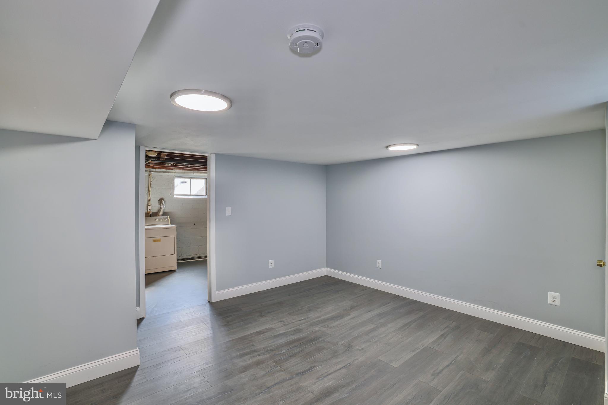 WOOD MANOR - Residential