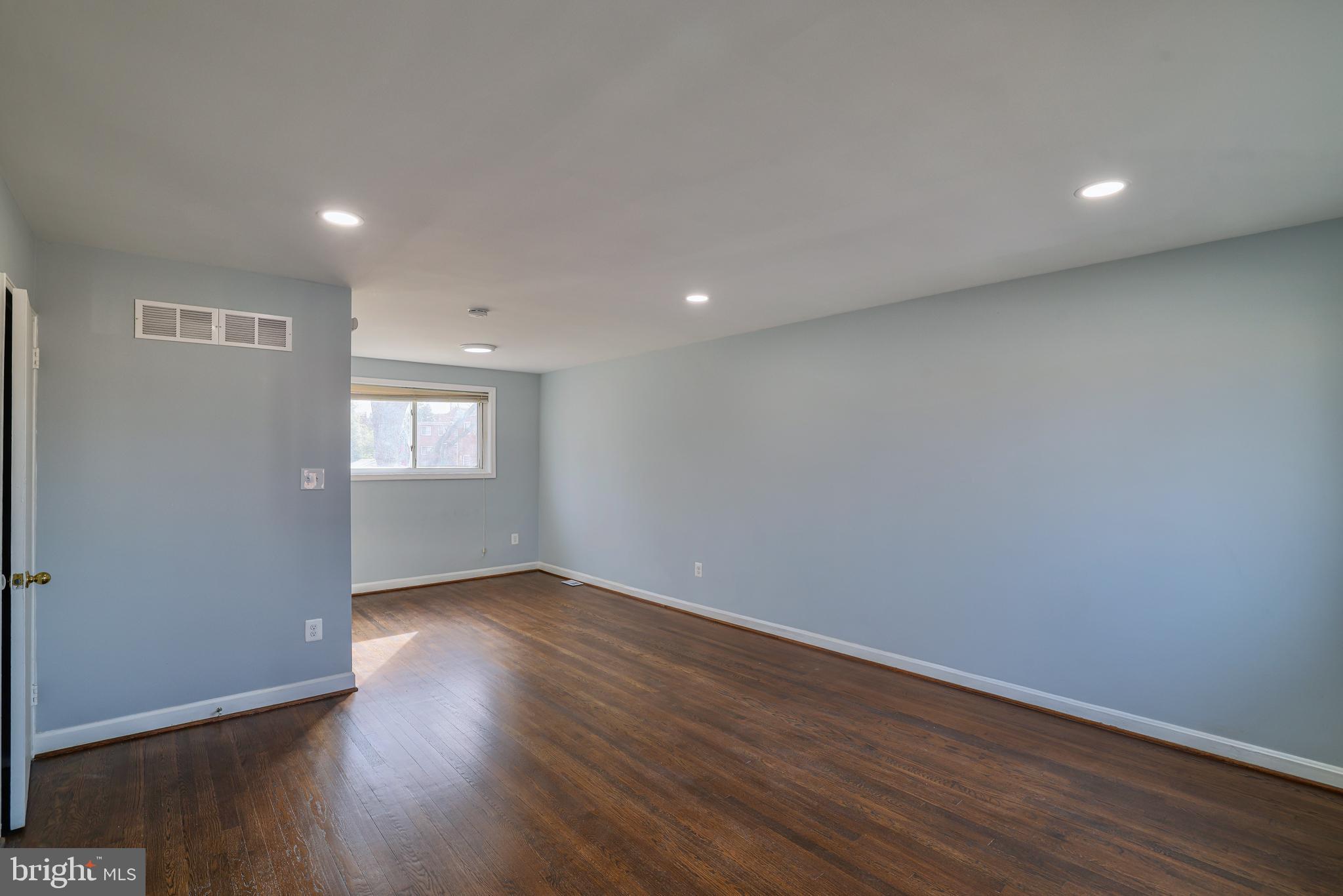 WOOD MANOR - Residential