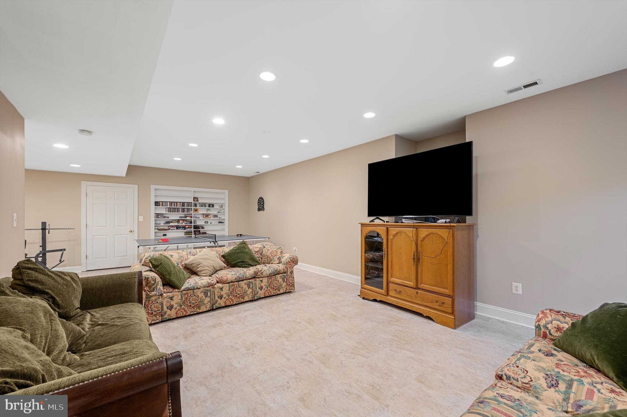 DOBBINS CREEK HAMLET - Residential