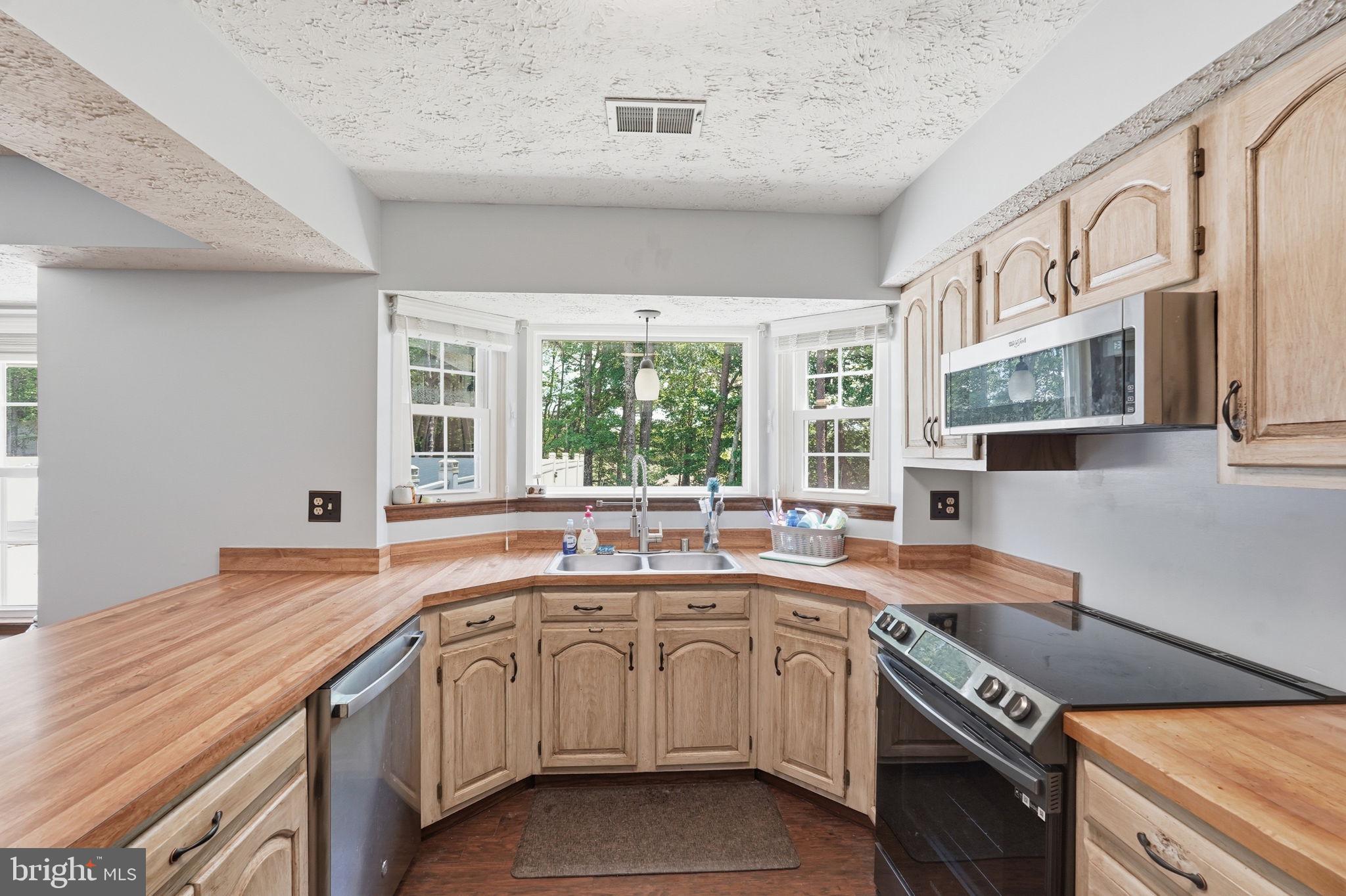 14205 MEADOW CREEK LANE