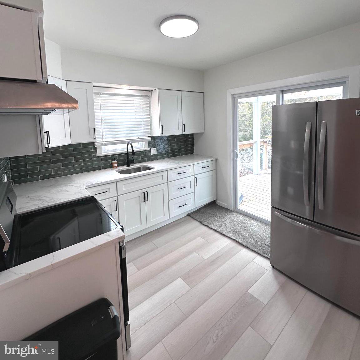 EDGELY - Residential