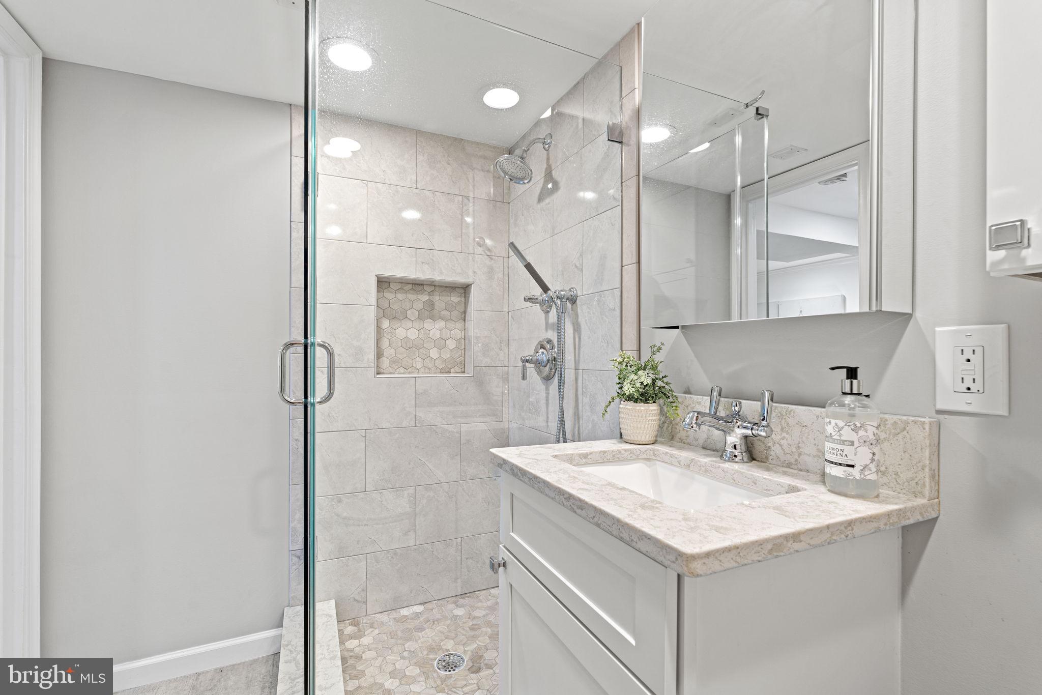 ROSEMONT - Residential