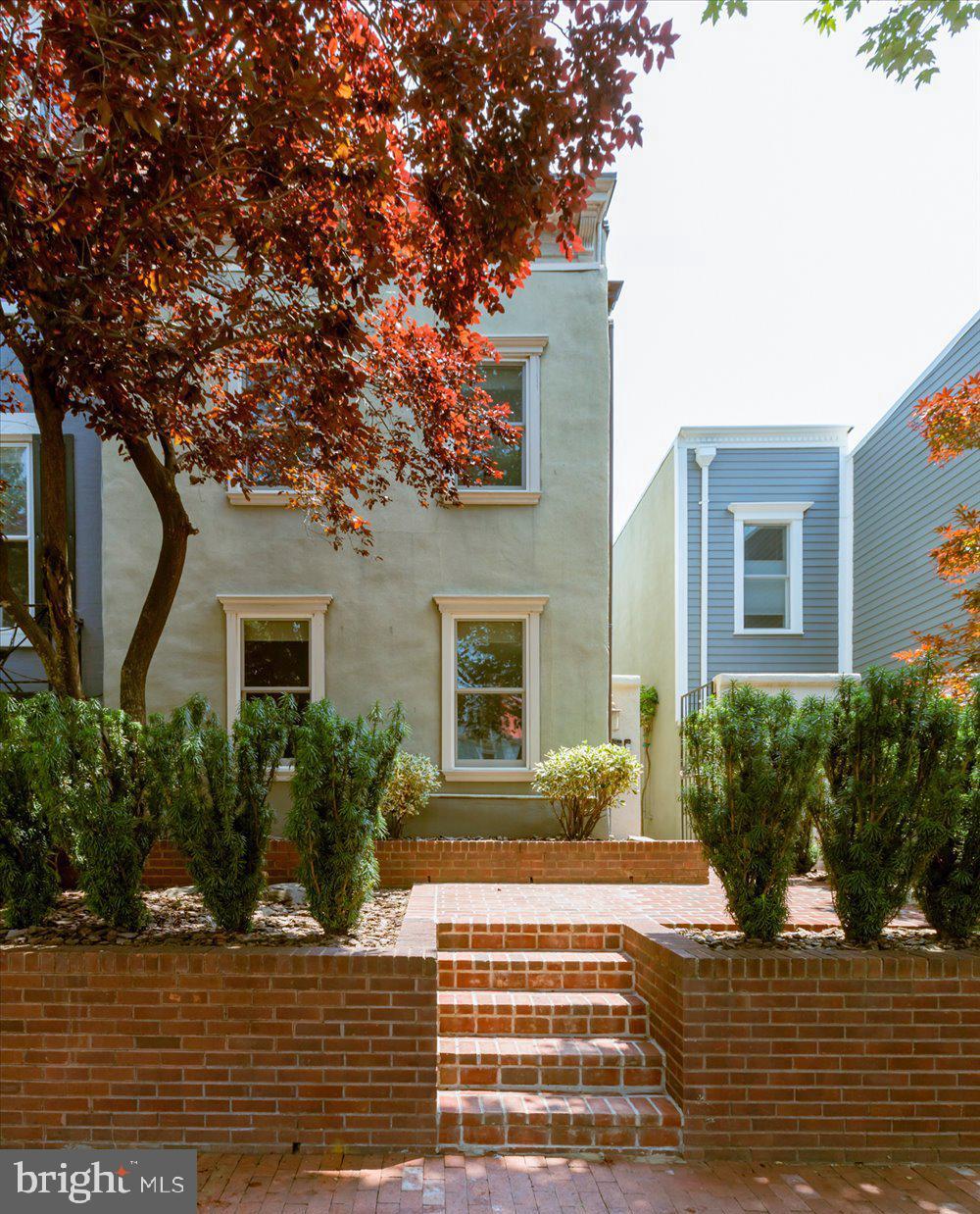 524 6TH STREET SE