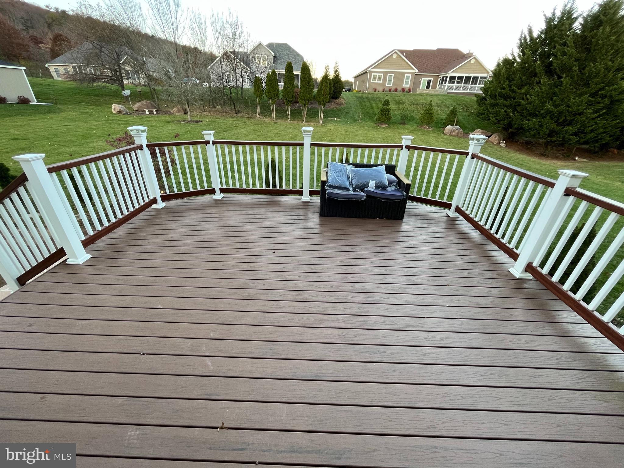 ASHLEIGH KNOLLS - Residential