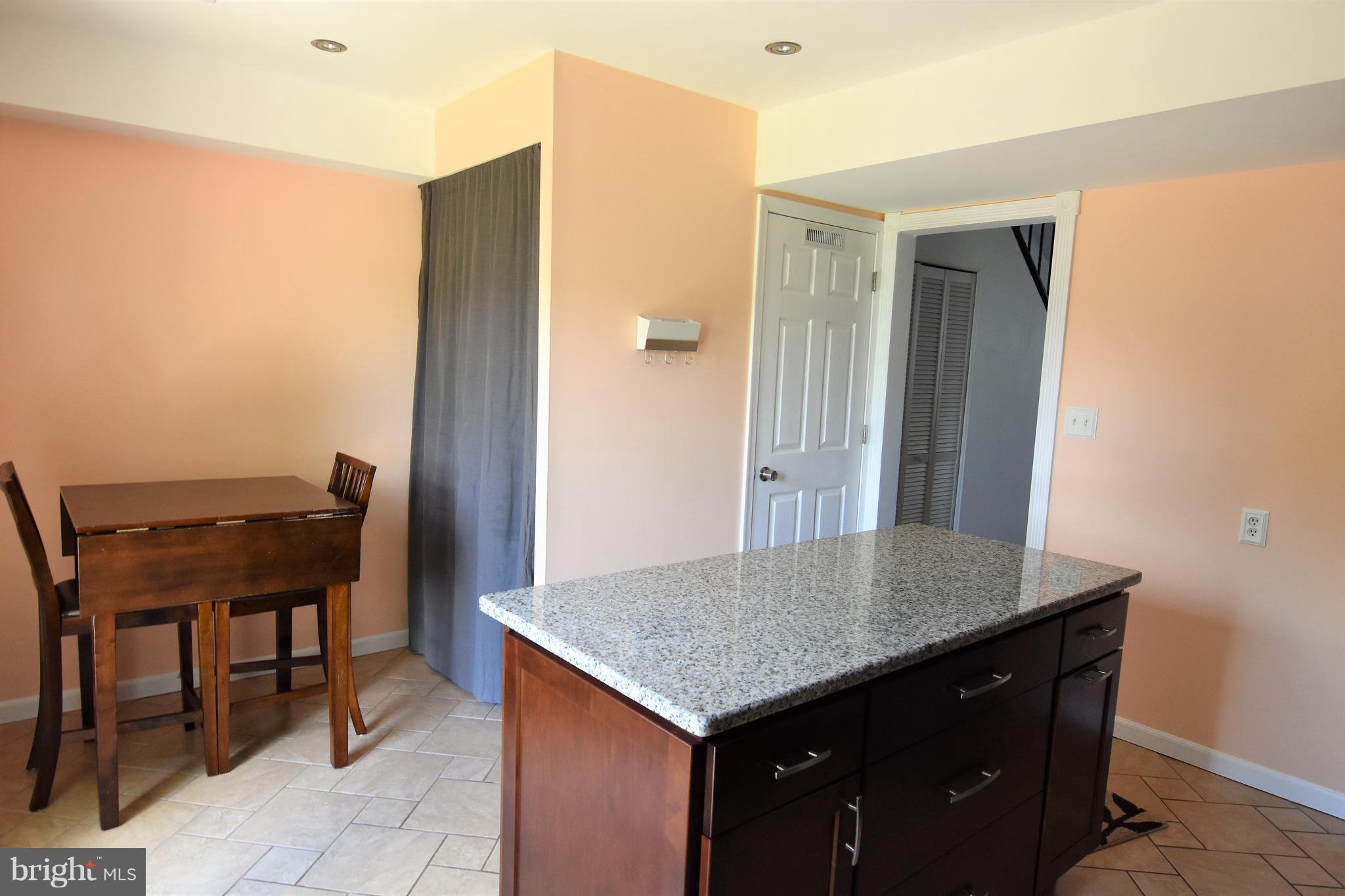 MILLERSVILLE - Residential