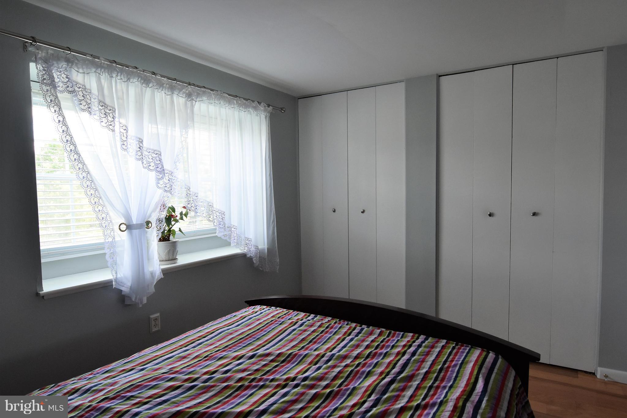 MILLERSVILLE - Residential