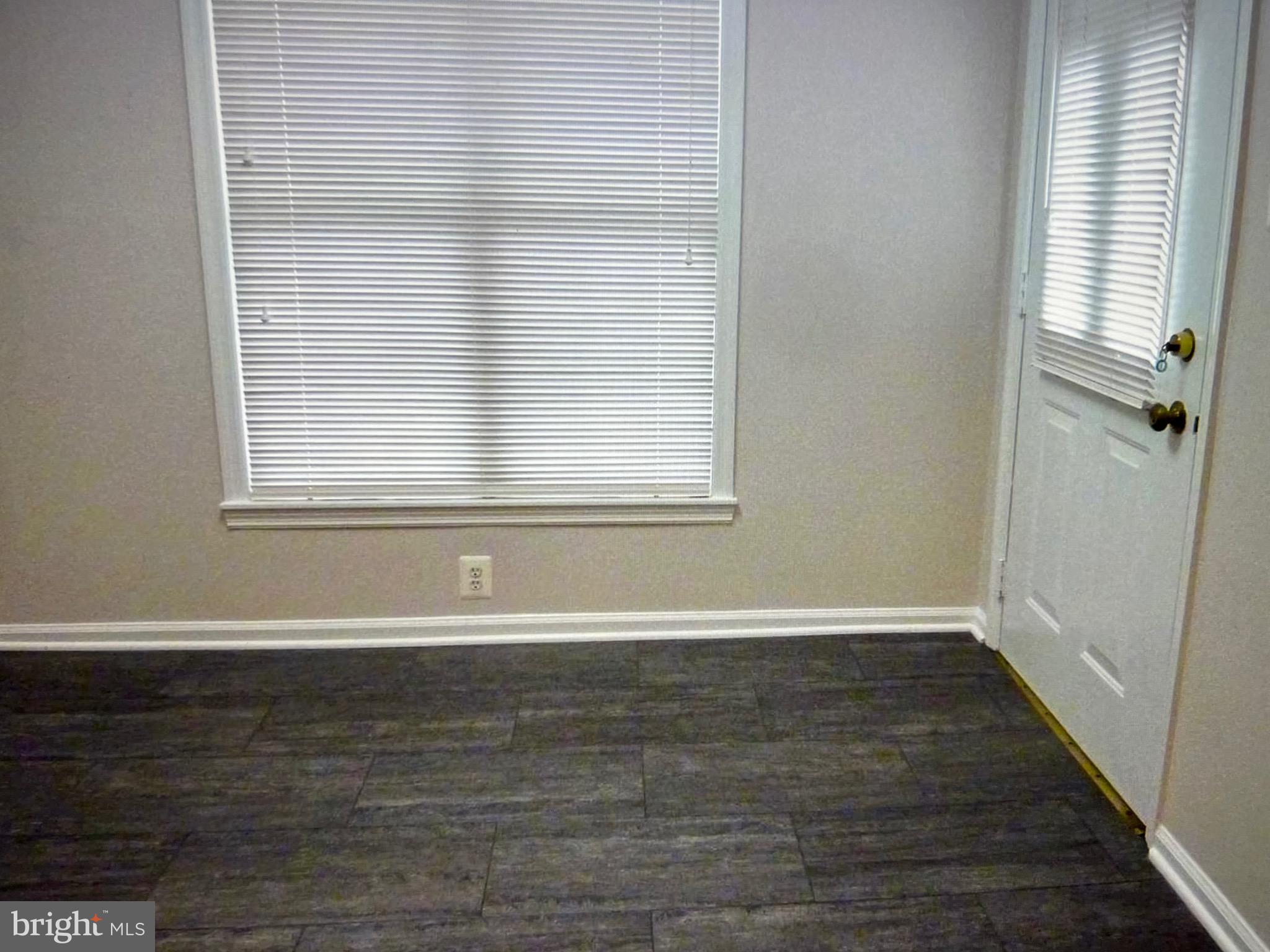 GLEN HOLLOW - Residential Lease