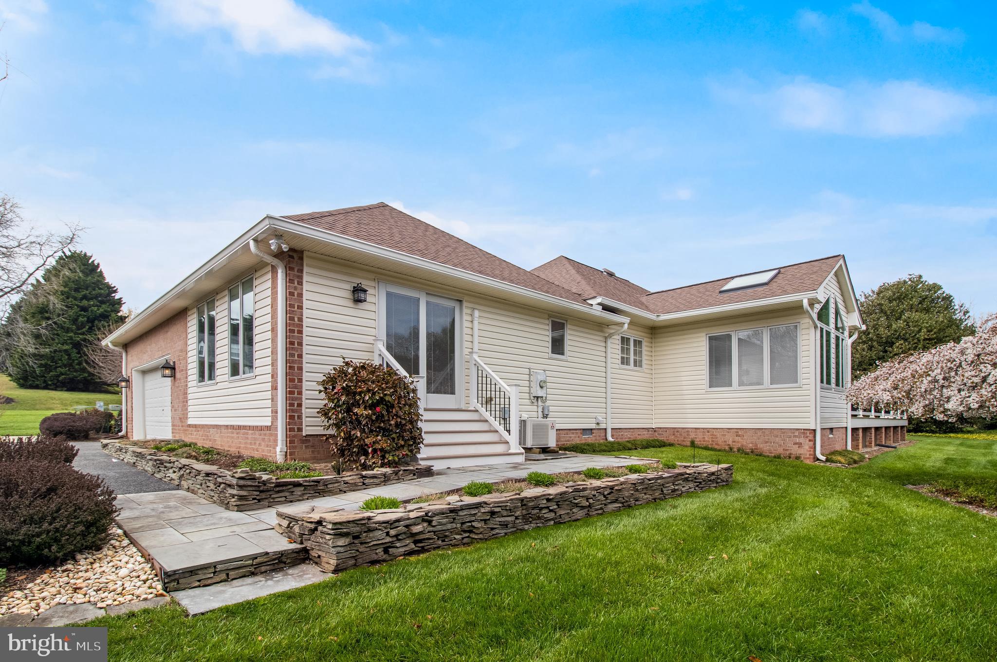 PEACH BLOSSOM FARM - Residential