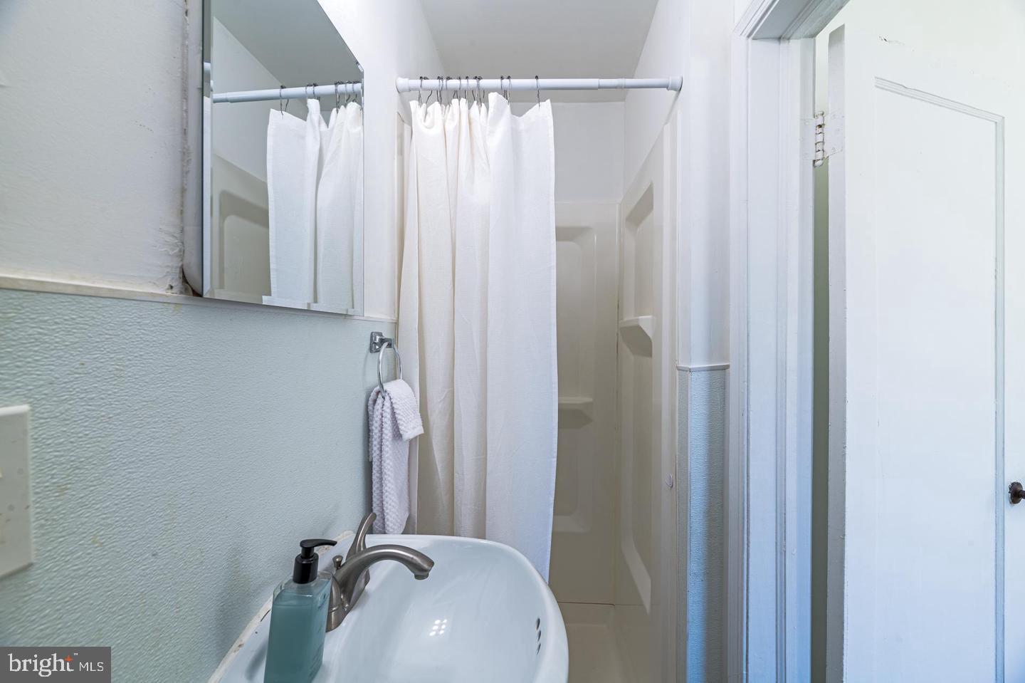 RIDGELEIGH - Residential Lease