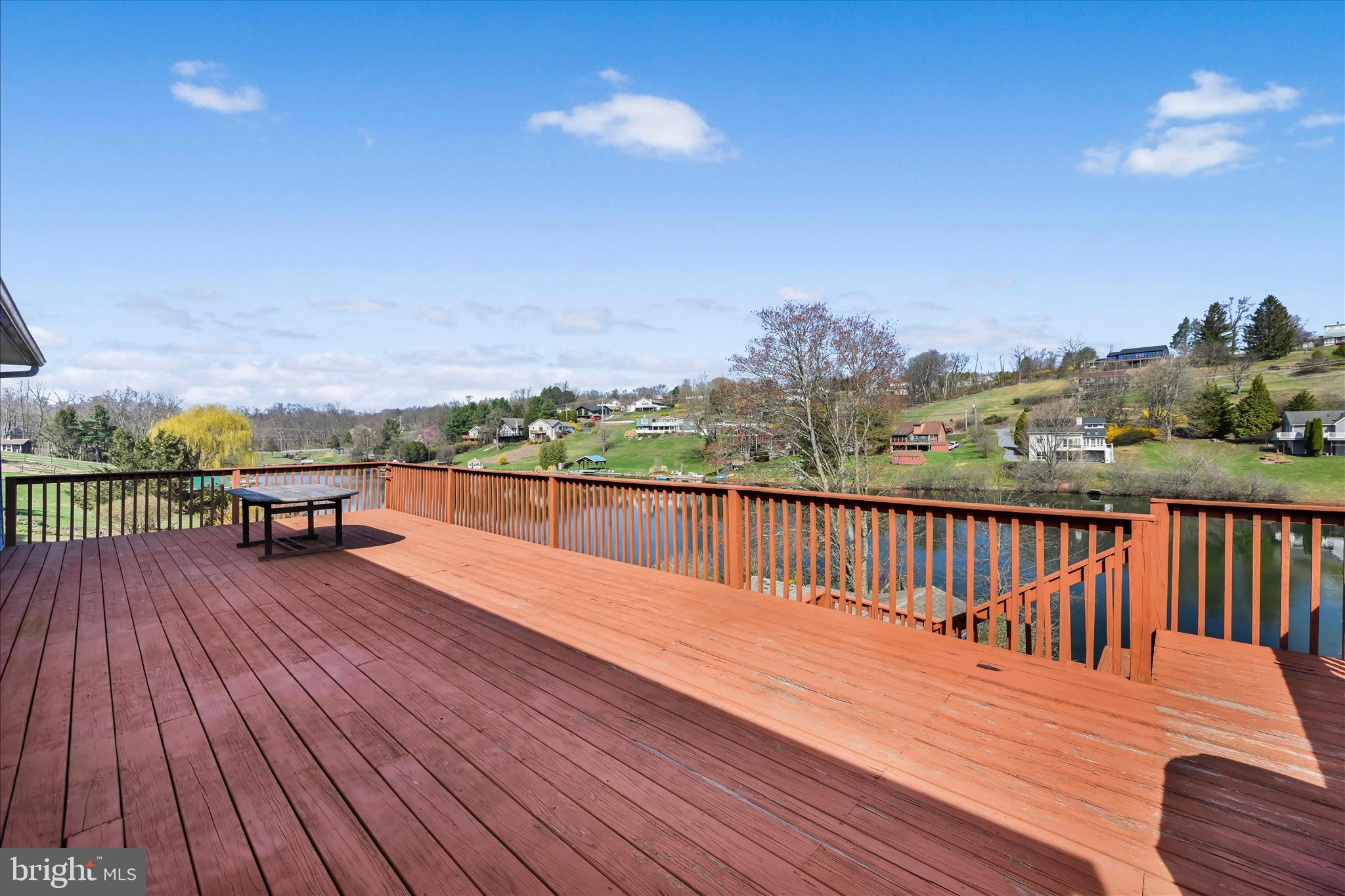 LAKE WYNONAH - Residential