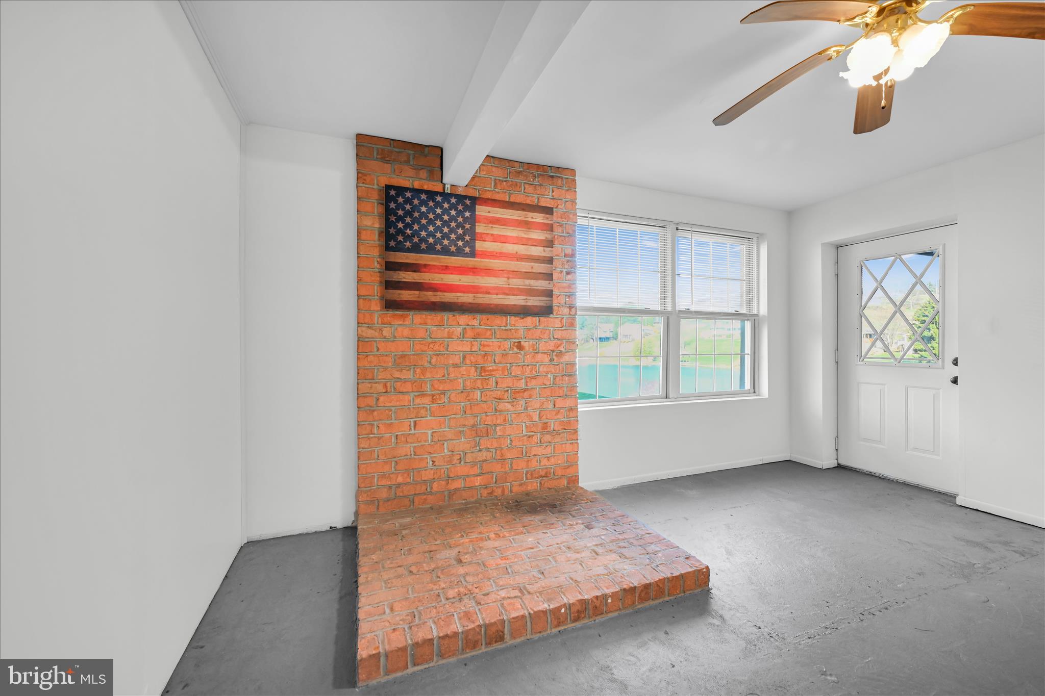 LAKE WYNONAH - Residential