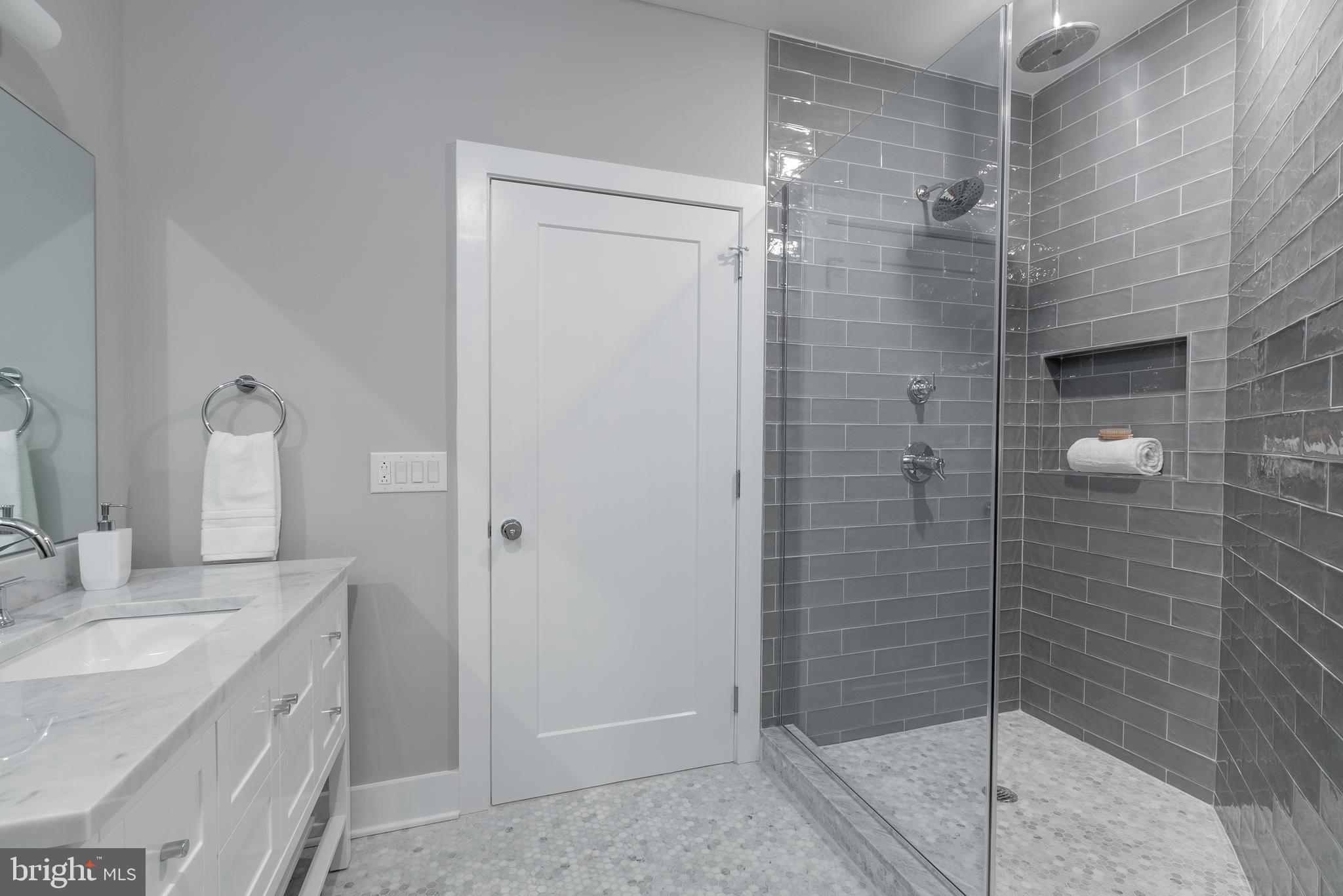 FAIRMOUNT - Residential Lease