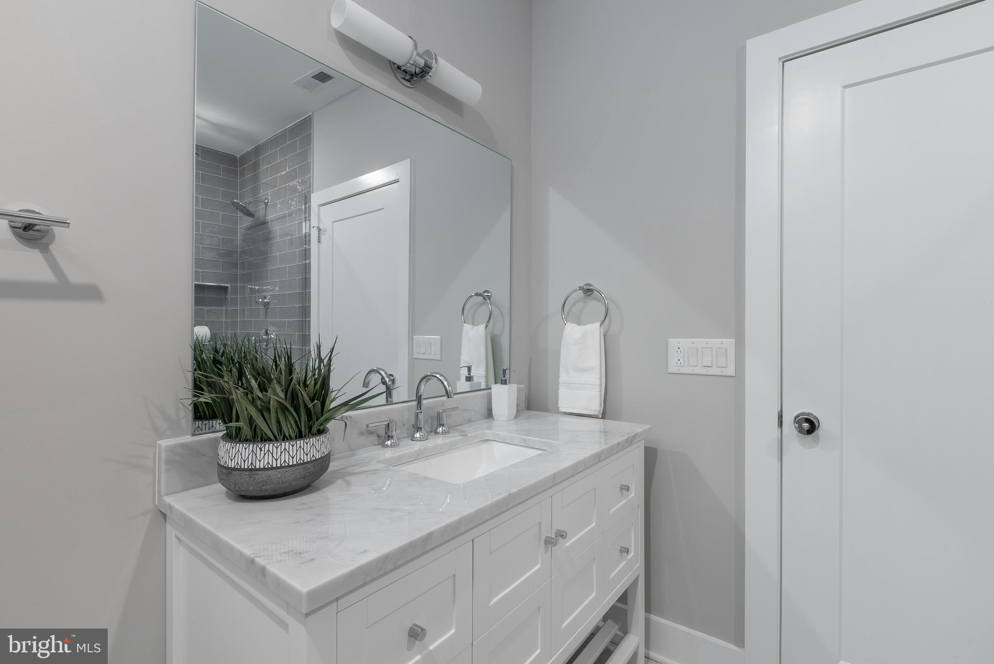 FAIRMOUNT - Residential Lease