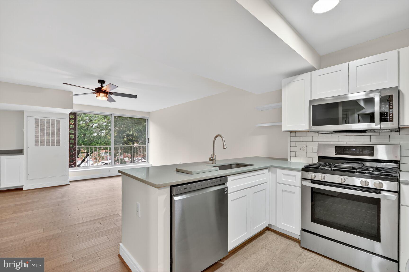 800 4TH STREET SW S221