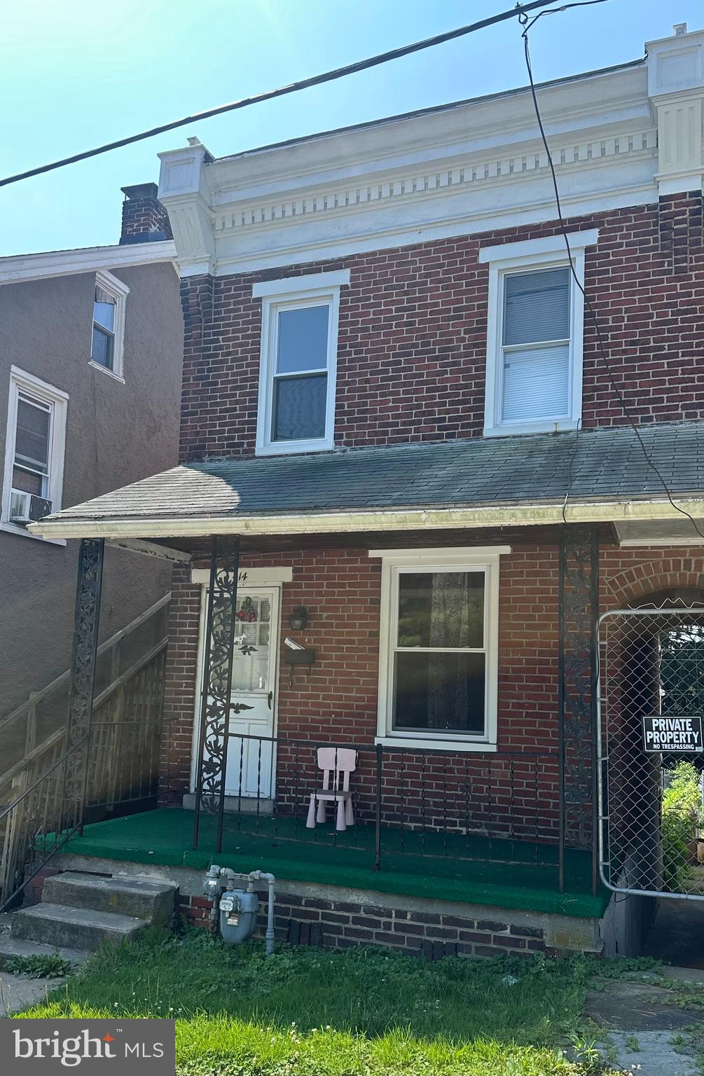 Traditional twin in West end of Coatesville; convenient location
Terrific 3 bedroom, 1 bath twin with fenced rear yard. living
room, dining room, eat it kitchen, & laundry & powder room on
main floor. 3 bedrooms & full bath on second floor.
Available Immediately or August 1.