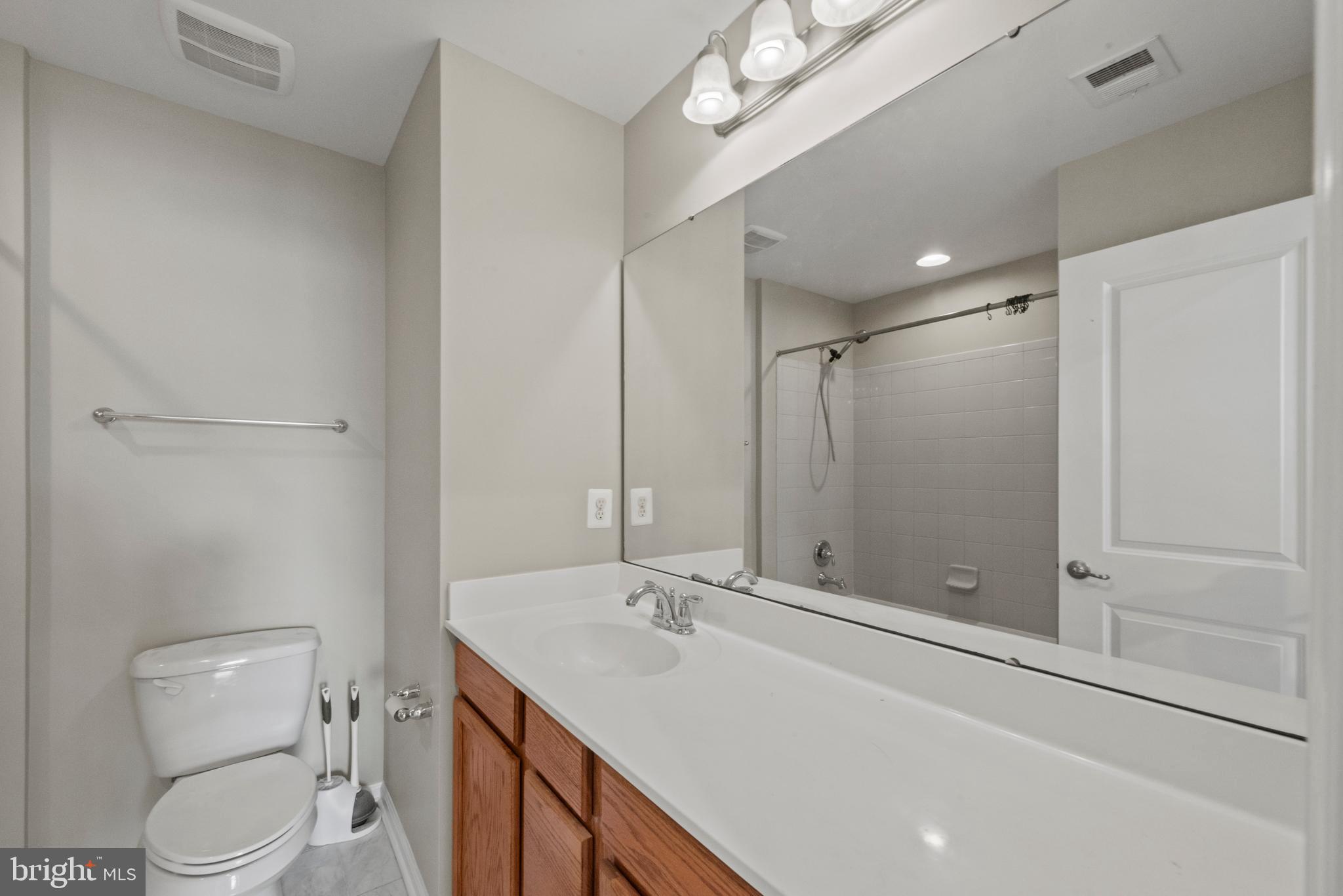 O'DONNELL SQUARE - Residential Lease