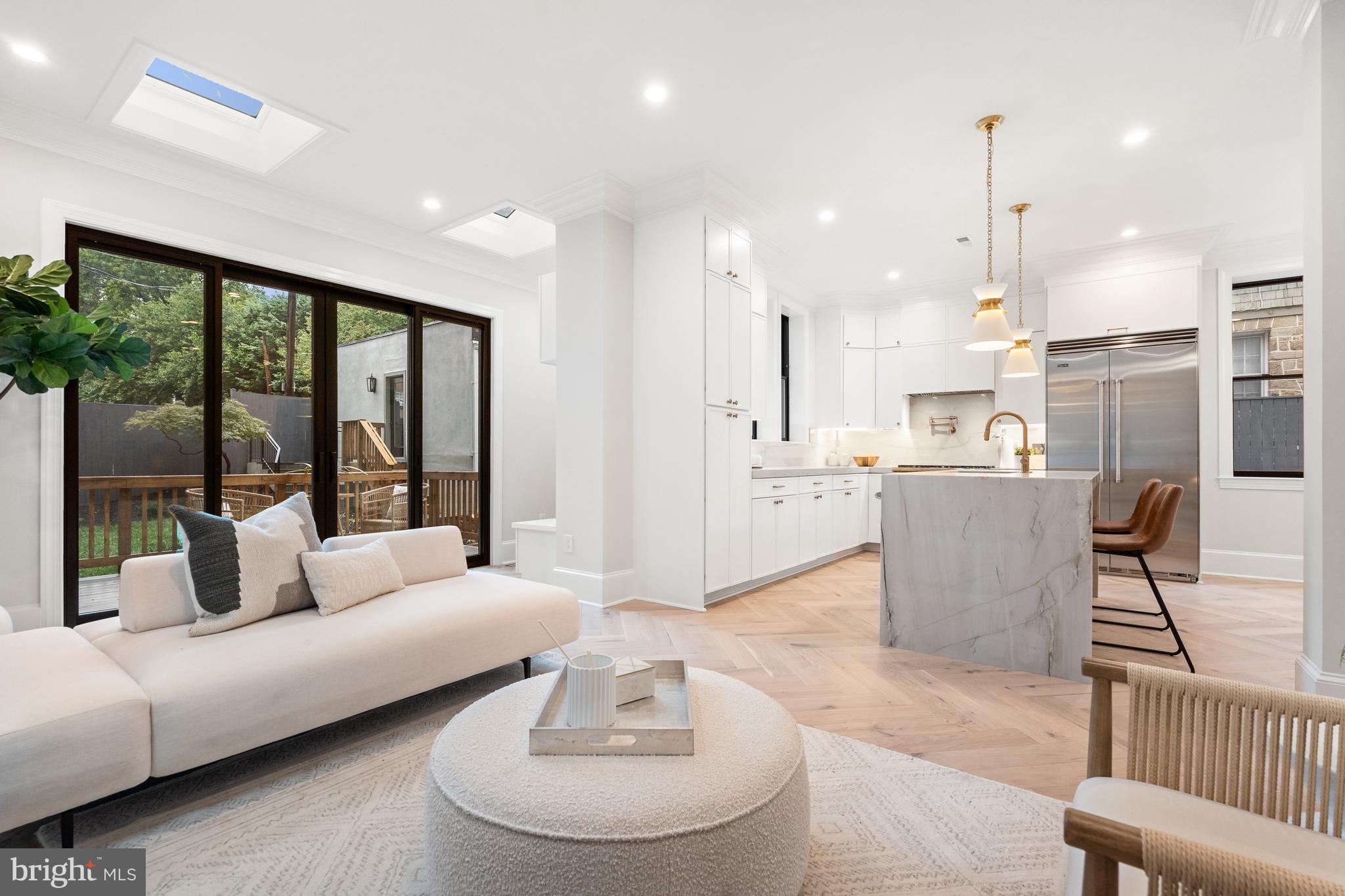OBSERVATORY CIRCLE - Residential