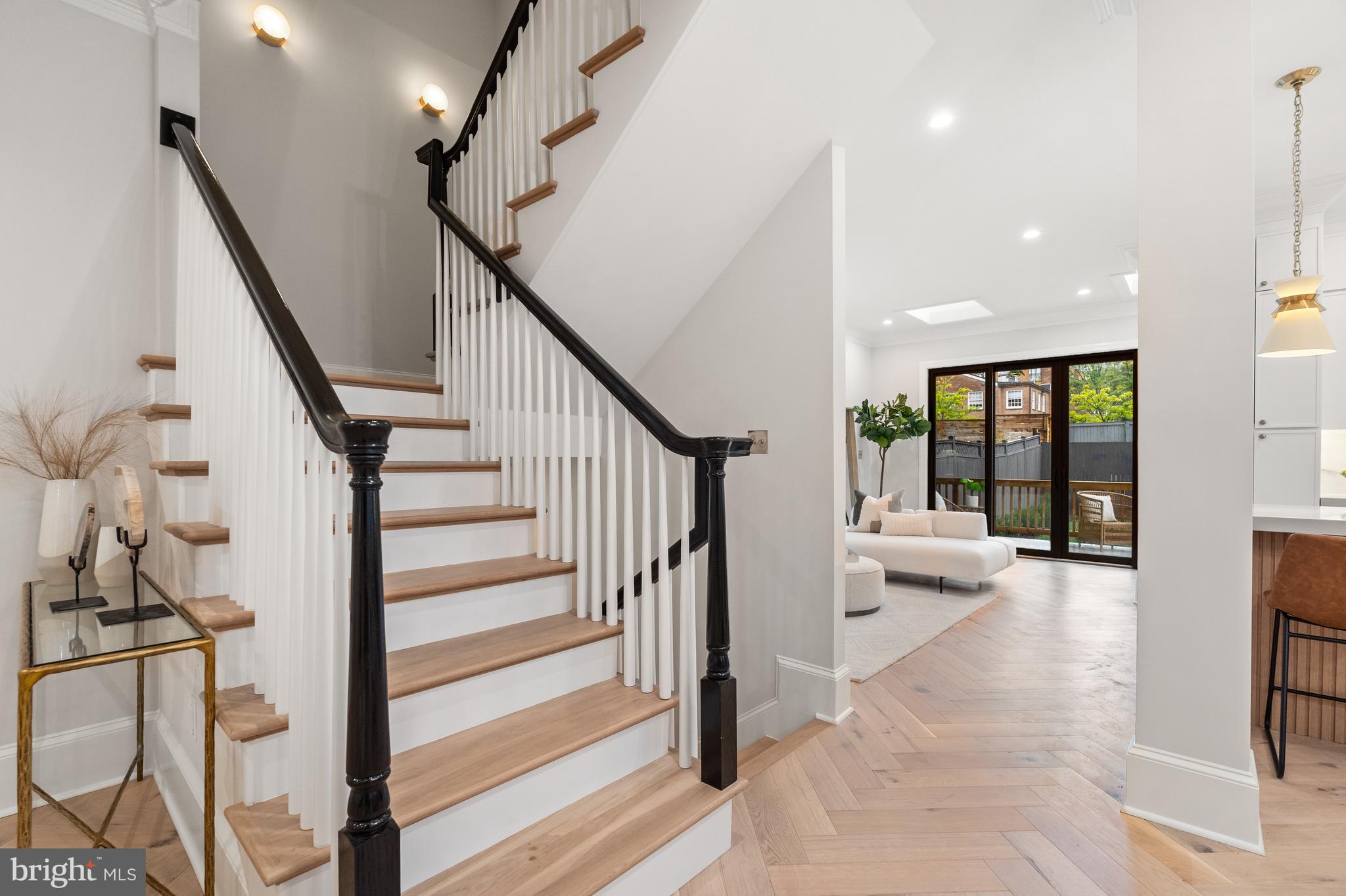 OBSERVATORY CIRCLE - Residential